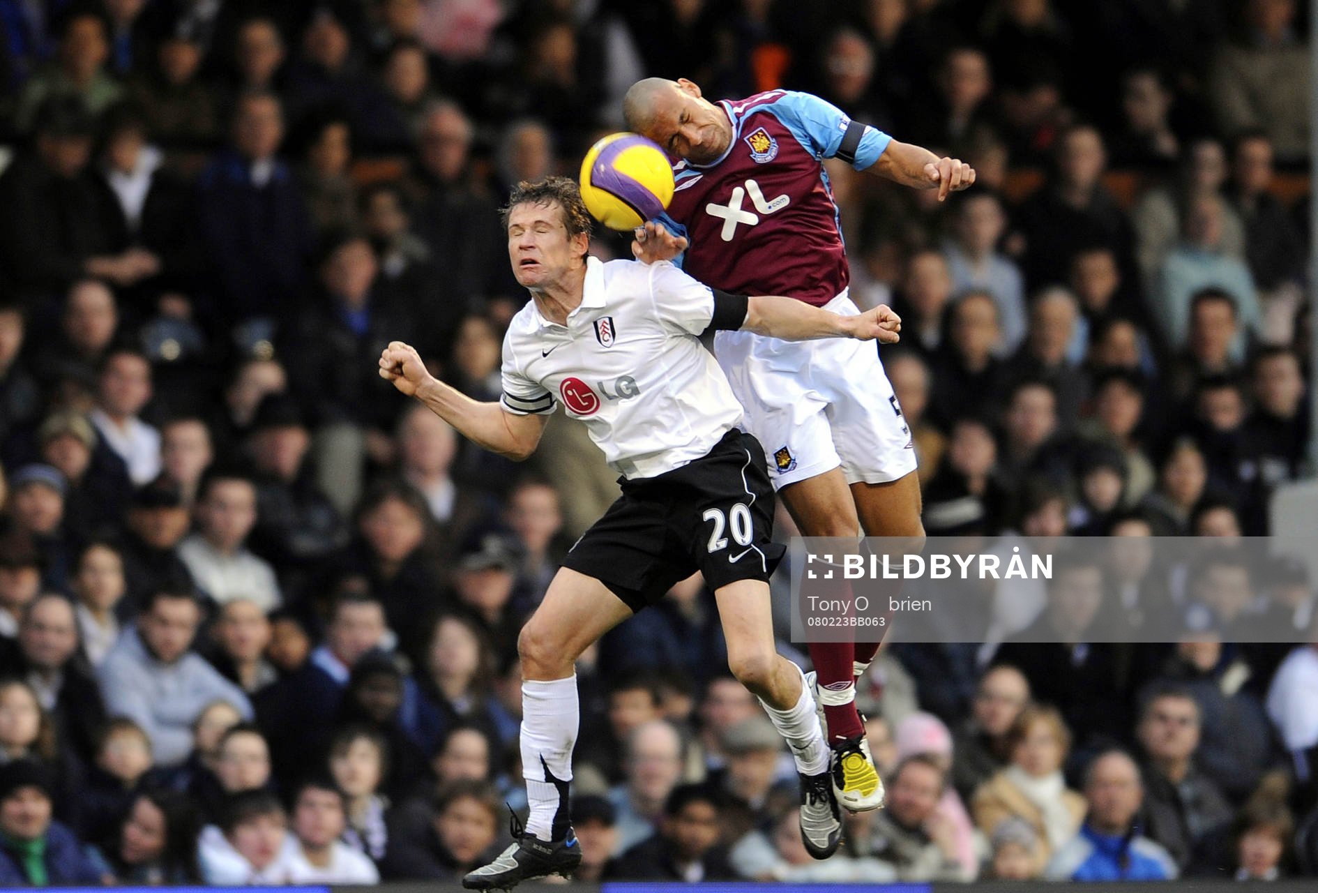  Brian McBride, Fulham och Anton Ferdinand, West Ham.