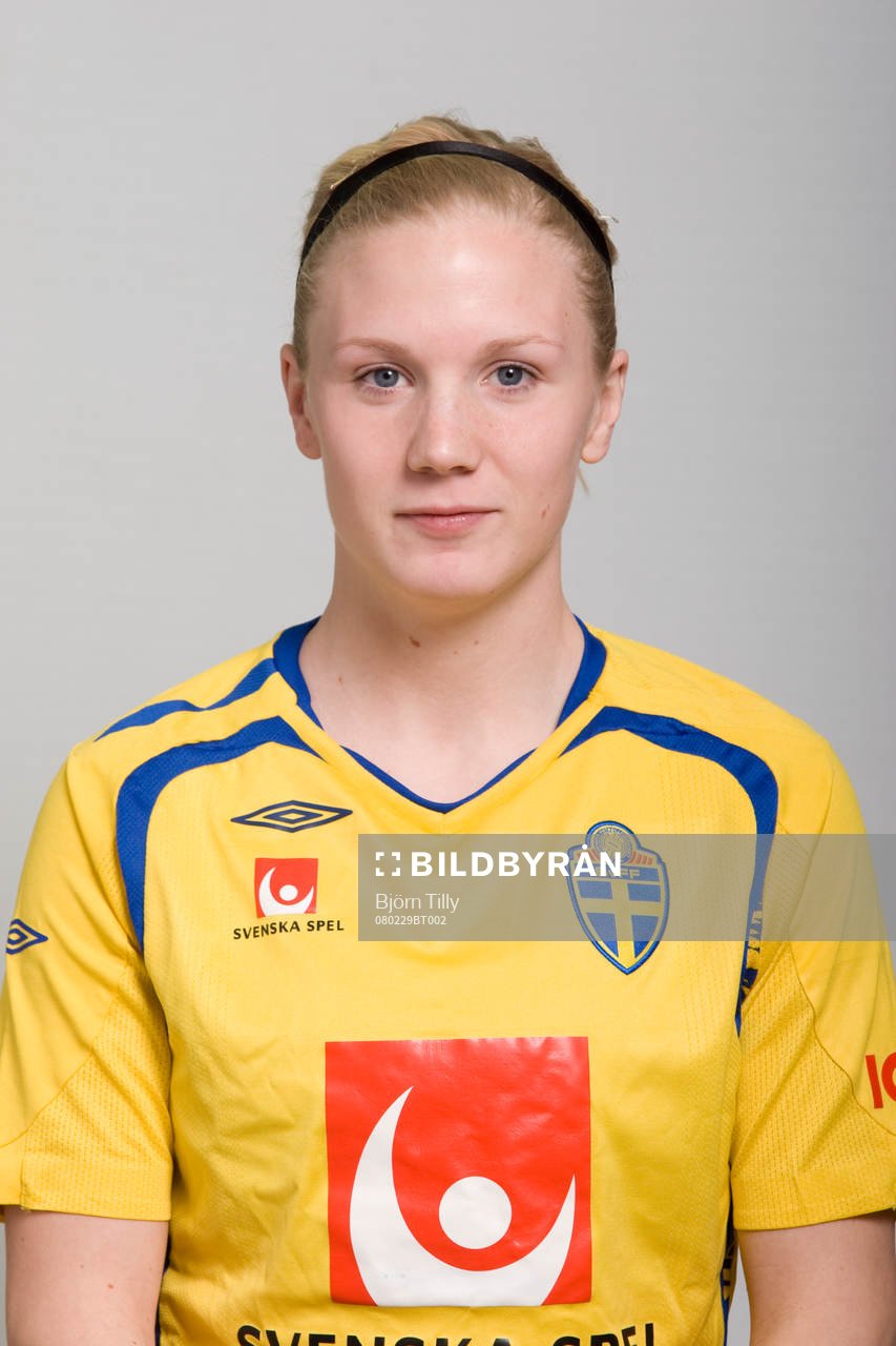 Anna Paulsson, Sverige