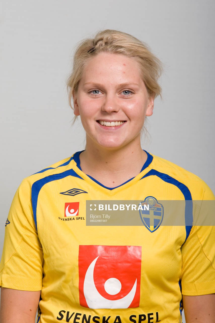Lisa Dahlkvist, Sverige
