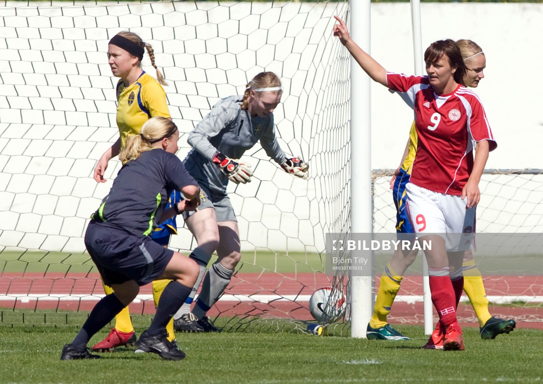 Sara Larsson, Hedvig Lindahl, målvakt, Sverige, Maiken