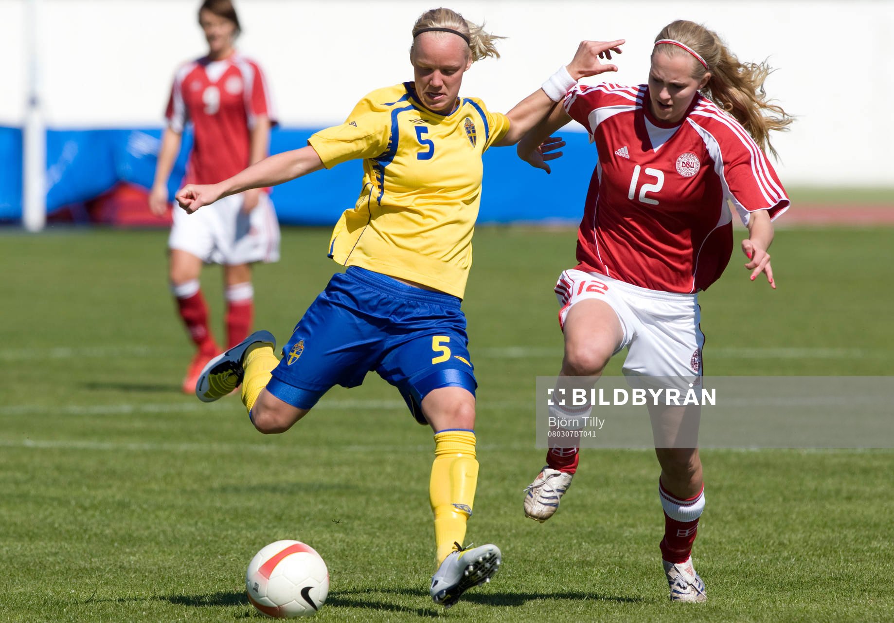 Caroline Seger, Sverige, och Line Röddik Hansen, Danmark