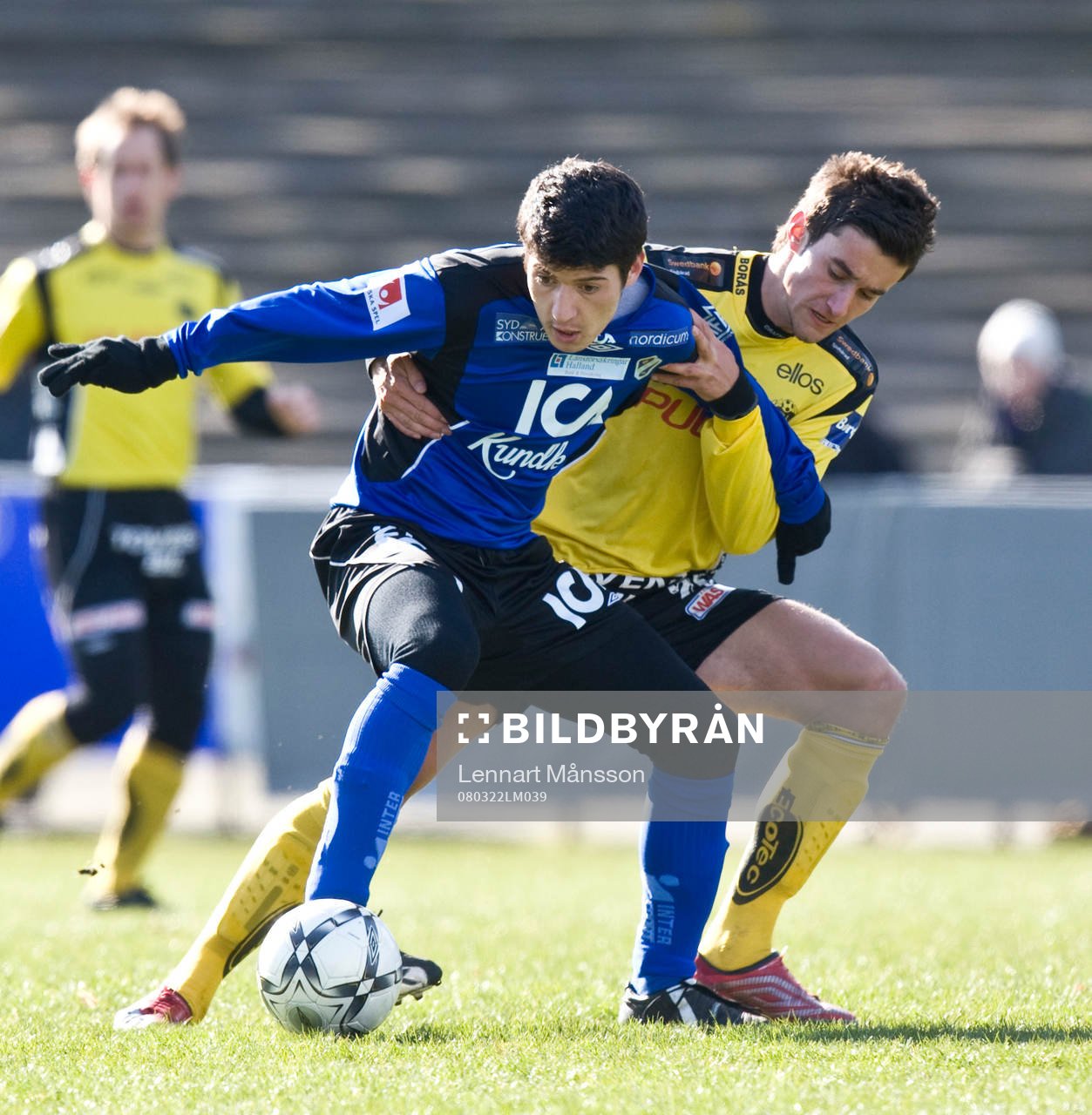   Anel Raskaj, Halmstad och Elmin Kurbegovic, Elfsborg.
