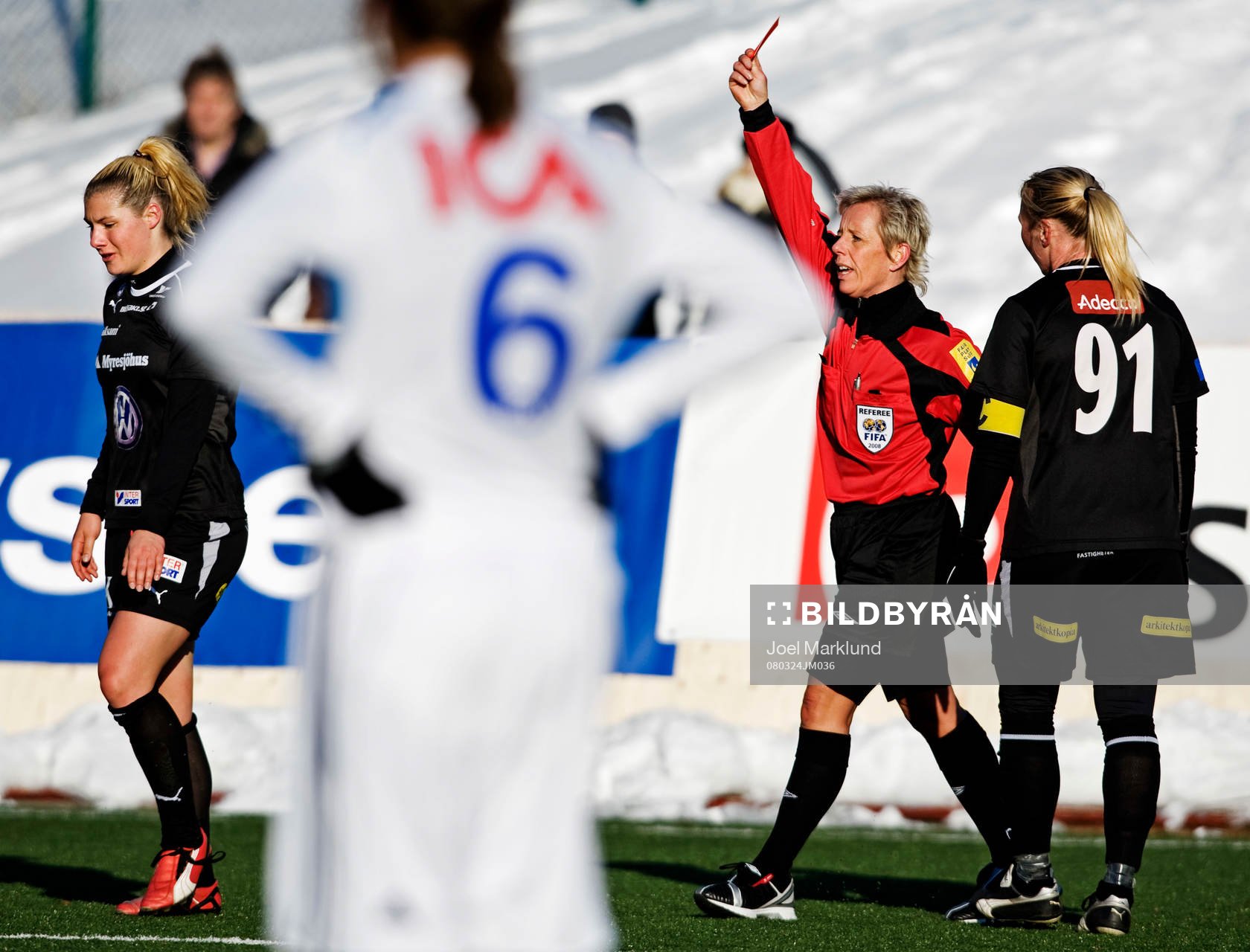 Ramona Bachmann, Umeå, överföll en Djurgården-spelare