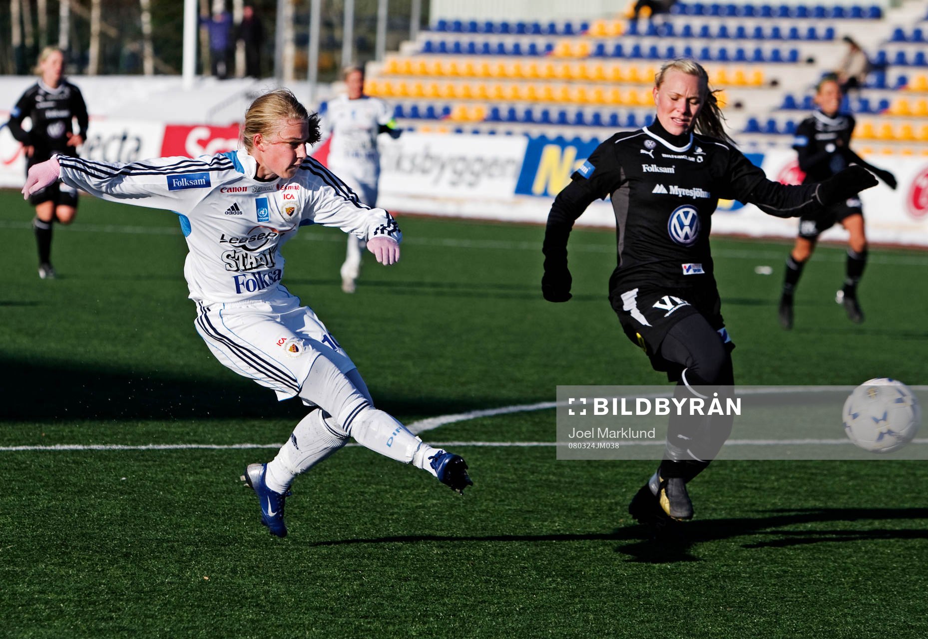 Linda Sällström, Djurgården, skjuter ett skott mot mål