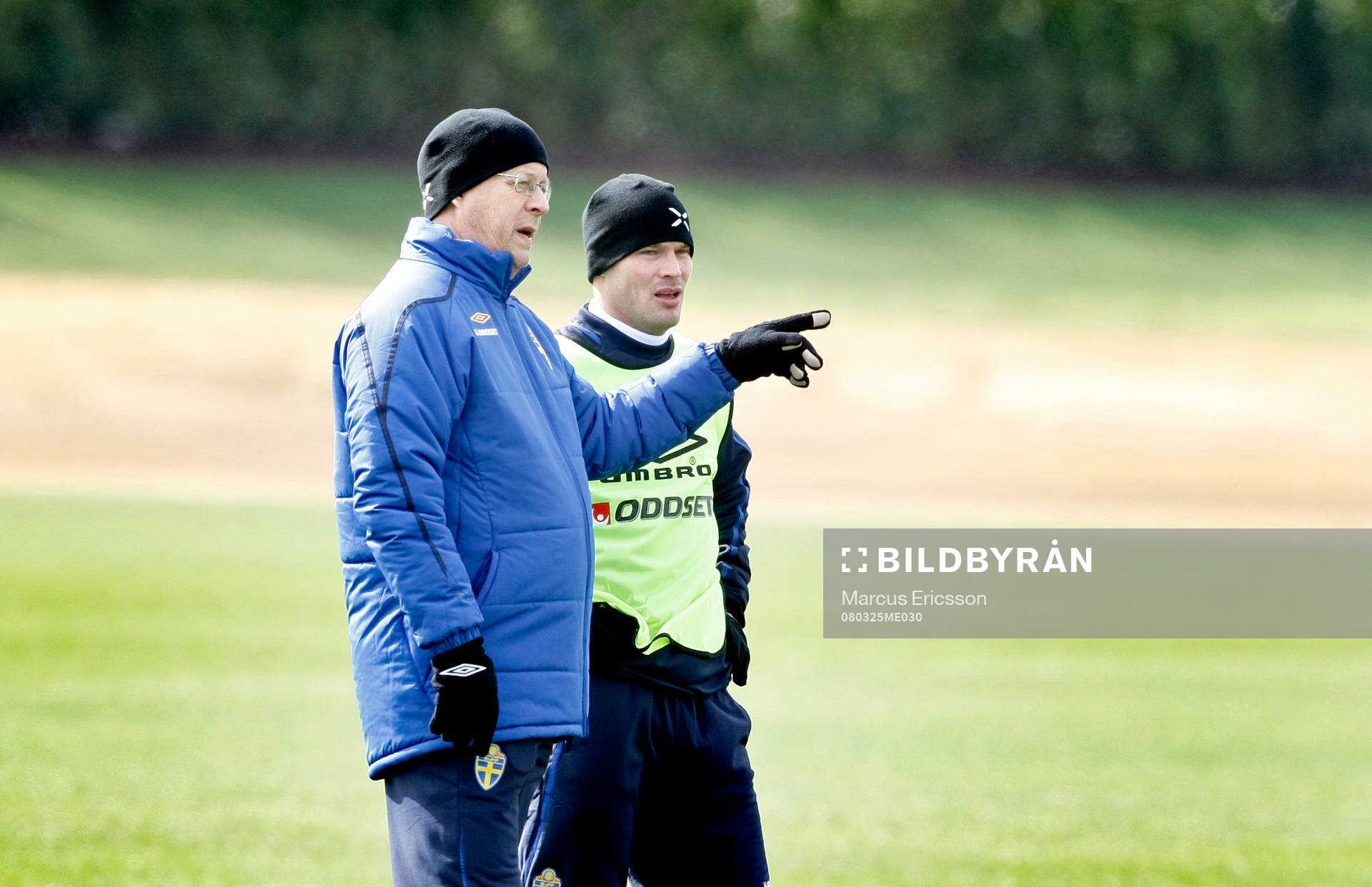 Lars Lagerbäck pratar med Fredrik Ljungberg