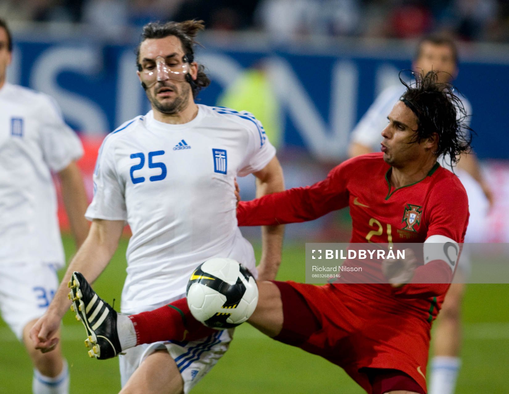 Kyrgiakos, Grekland och Nuno Gomes, Portugal