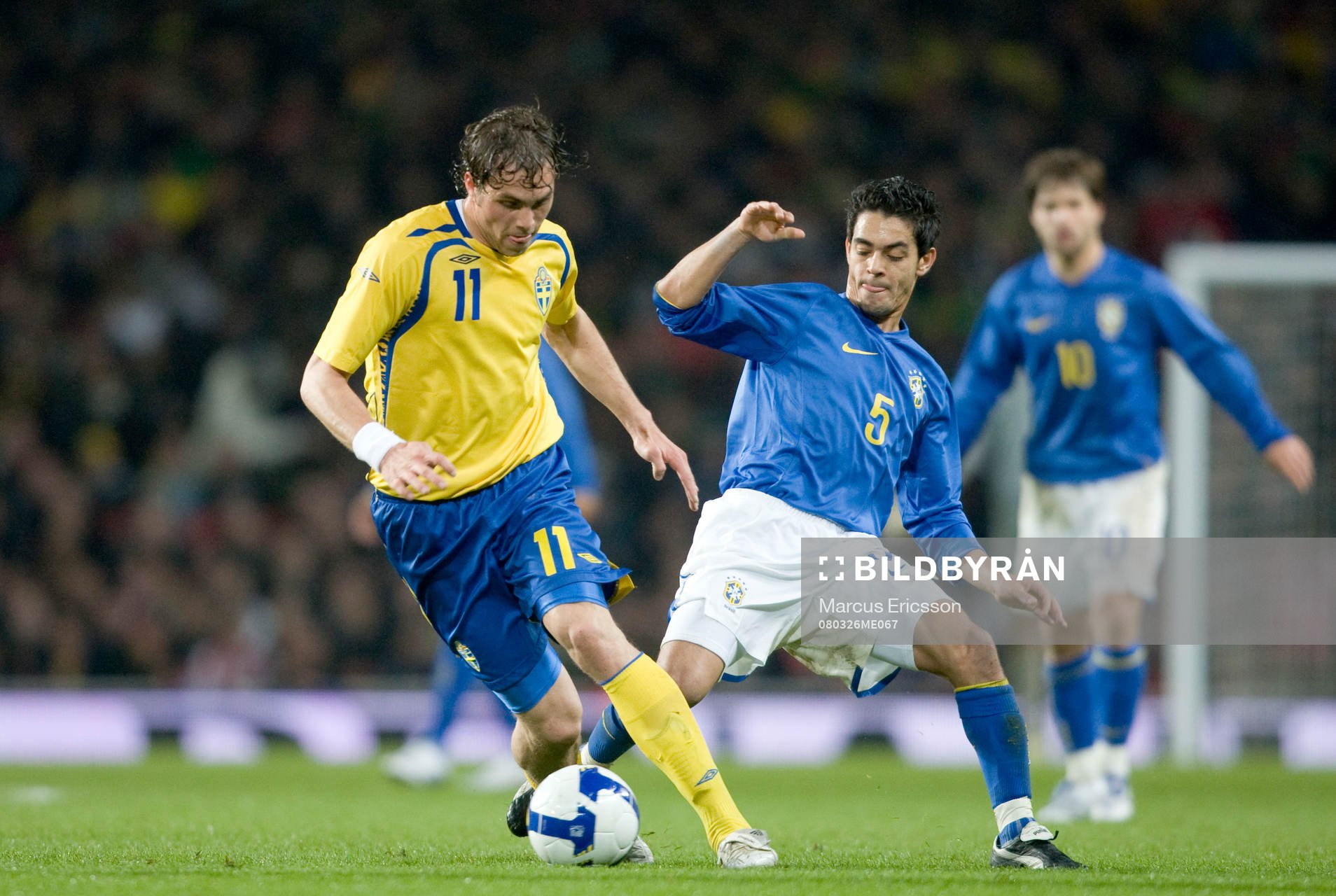 Johan Elmander, Sverige, och Josué, Brasilien