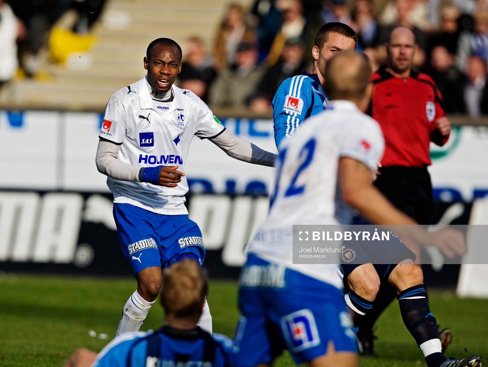 Kevin Amuneke, Norrköping, visar sin frustration