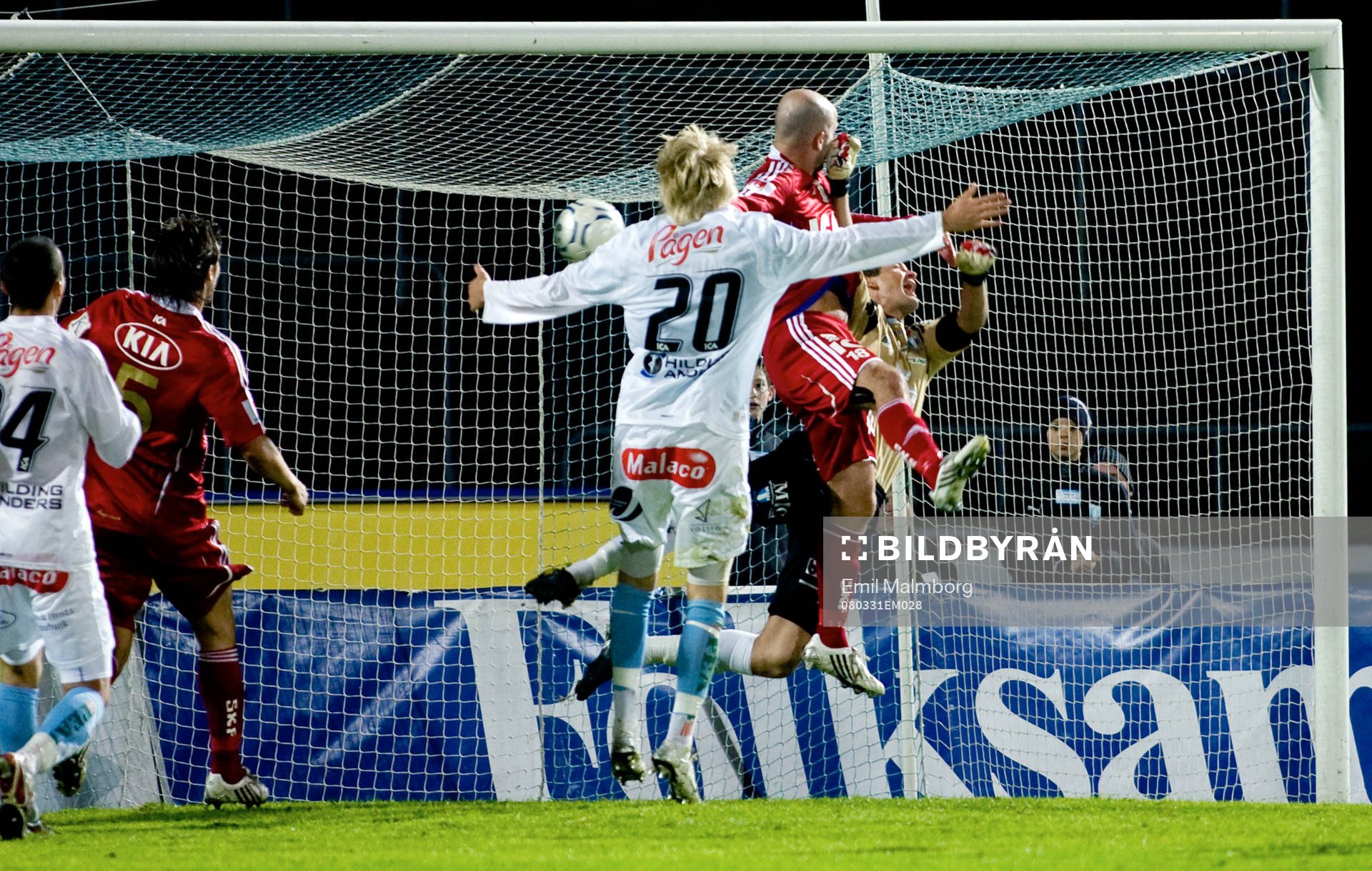 Jonas Wallerstedt, Göteborg gör 1-0. Jonas Sandqvist, MFF