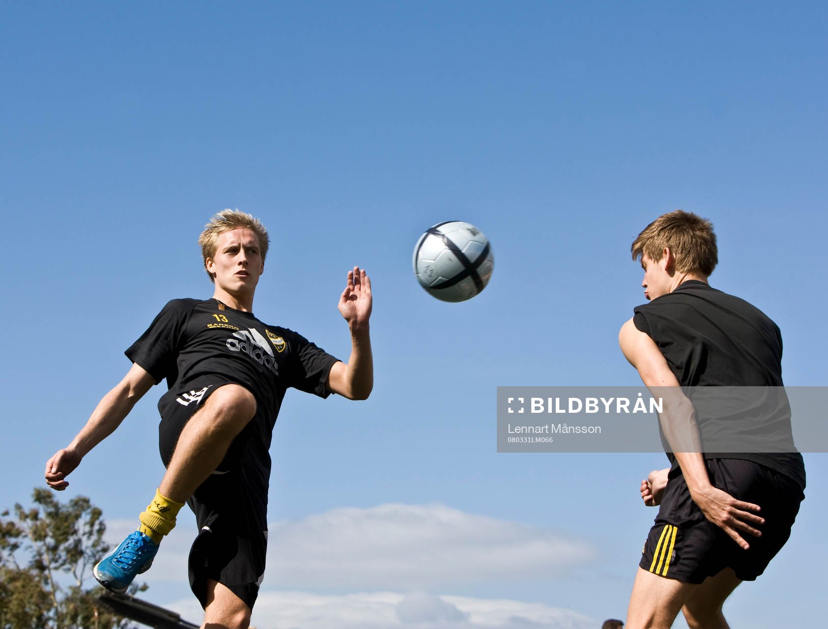 Fotbollstennis, Bobby Alm Nilsson och Simon Larsson