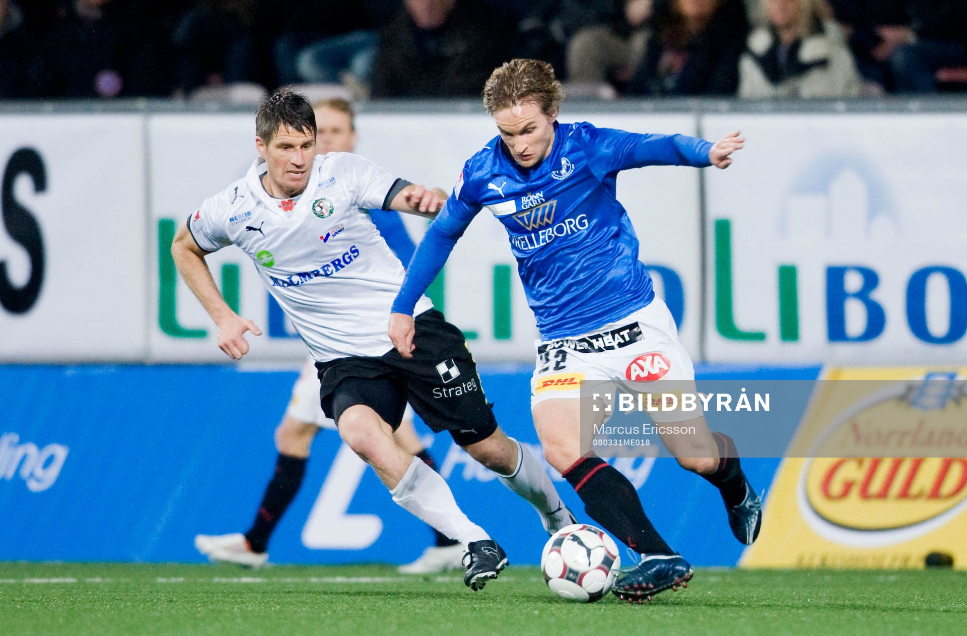 Jonas Bjurström, Trelleborg, försöker hålla undan