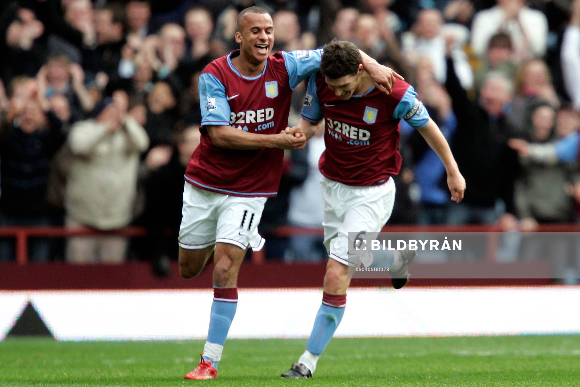 Gareth Barry och Gabriel Agbonlahor, jubel