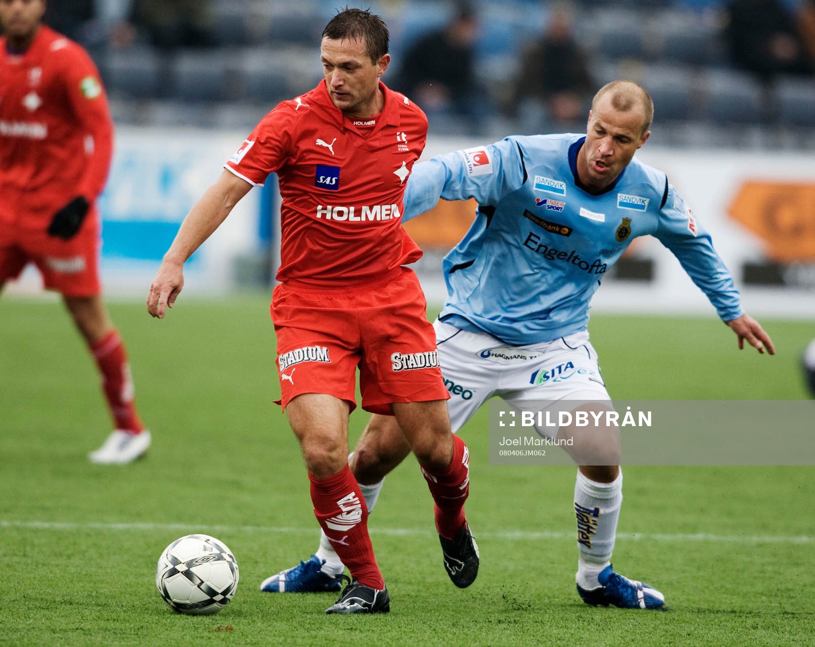 Mikael Blomberg, Norrköping, förföljs av Hans Berggren,