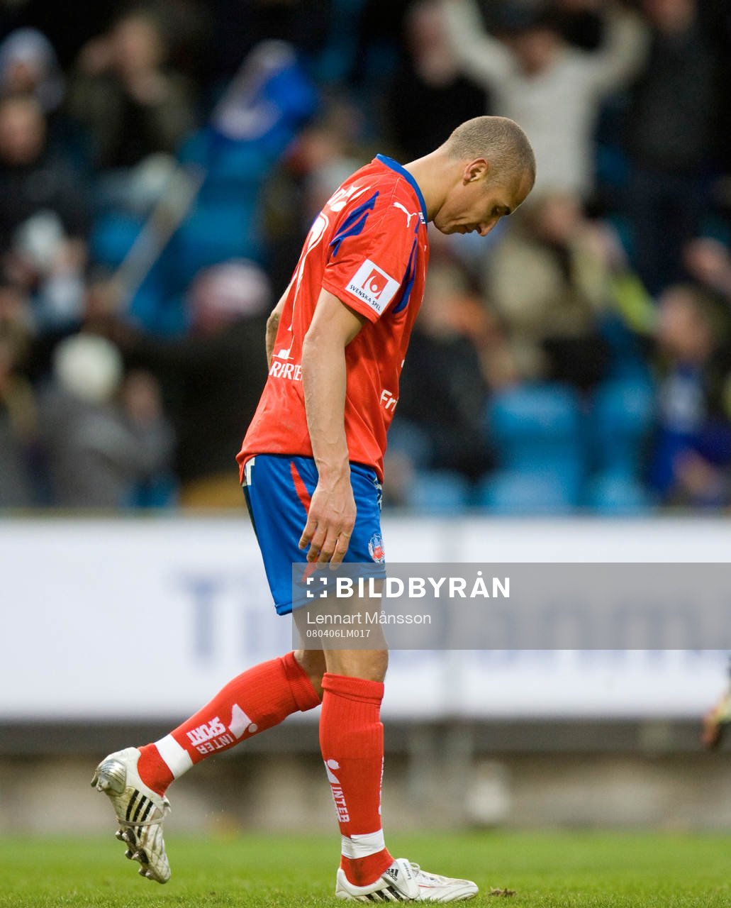 Henrik Larsson har just missat straffen. Depp
