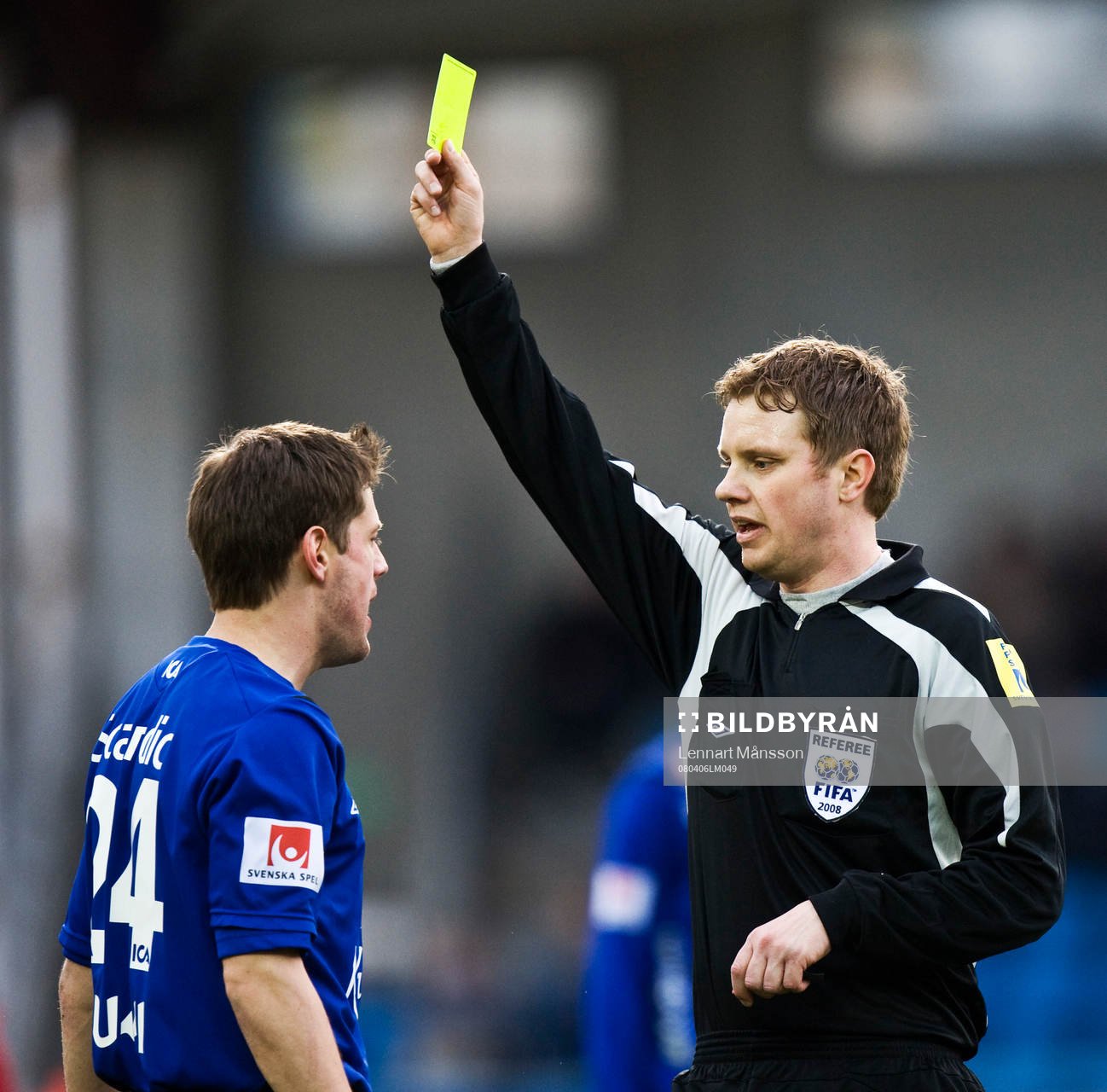 Sebastian Johansson, Halmstad. Varning, gult kort, domare