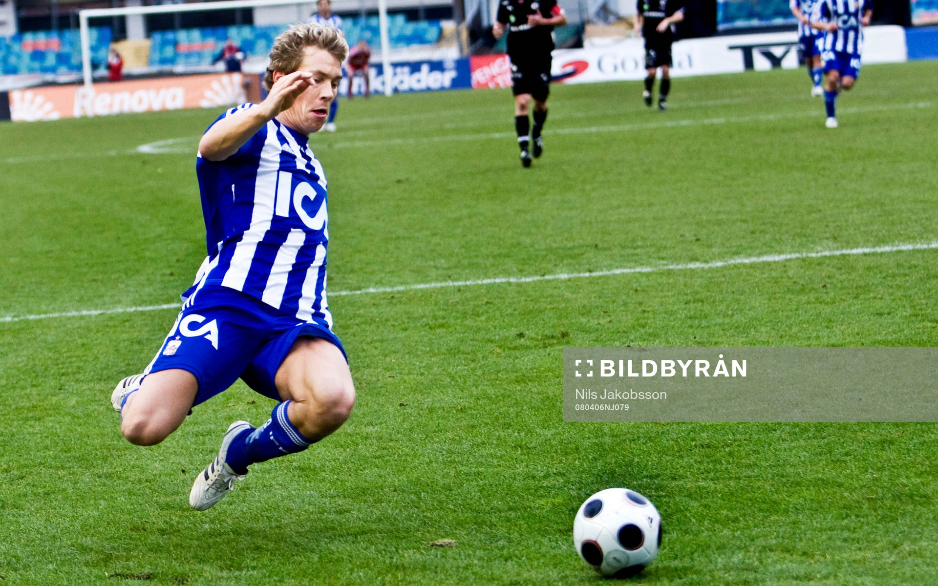 Daniel Alexandersson, Göteborg, kastar sig