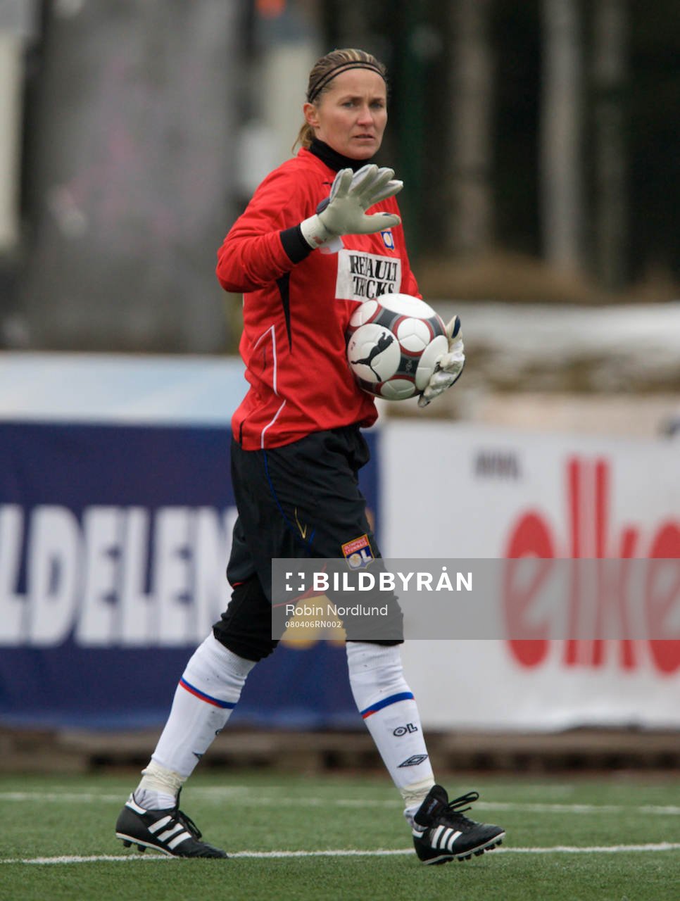 Fotboll, Dam, UEFA Women´s Cup, Semifinal, Umeå IK - Olympique Lyonnais: Bente Nordby, Målvakt Lyon