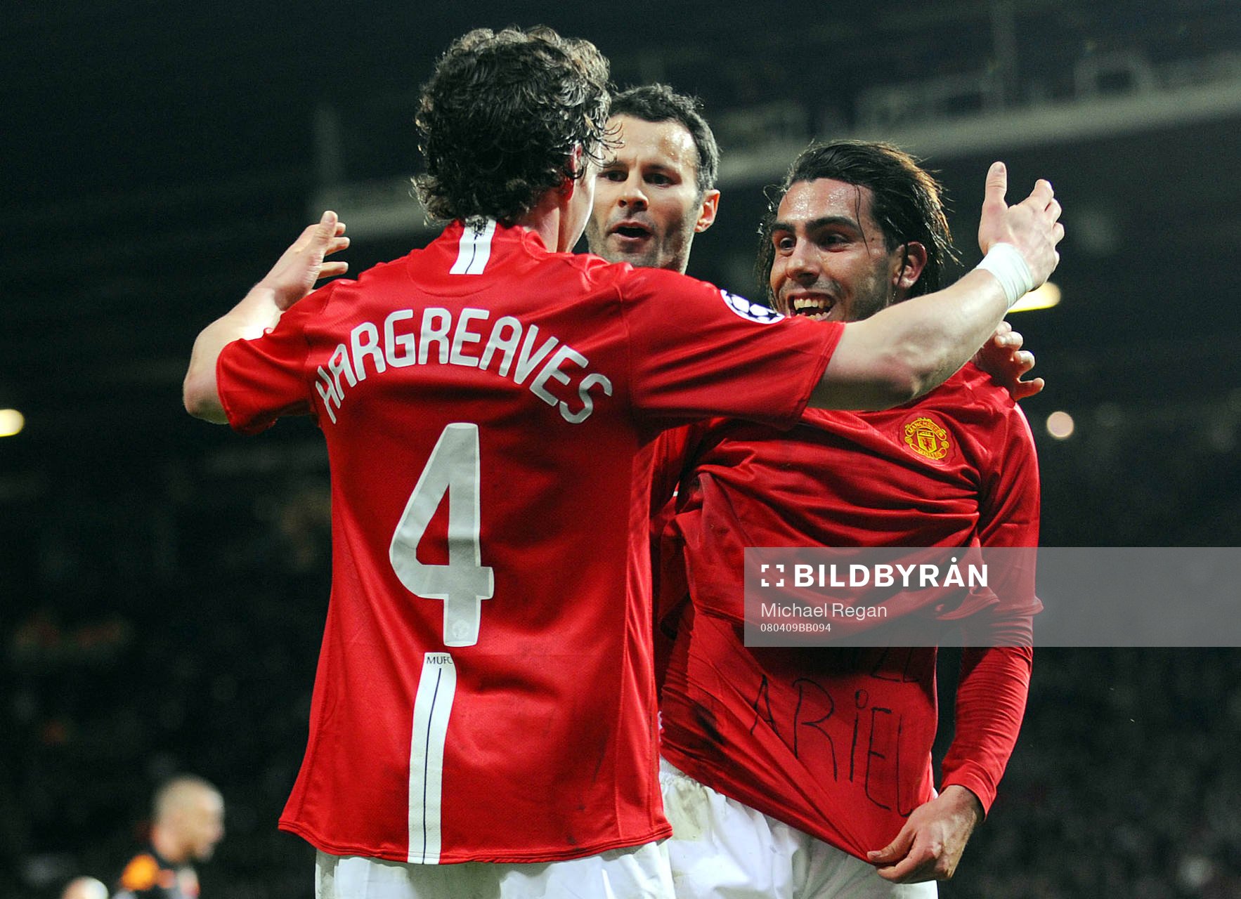 Carlos Tevez, jubel med Ryan Giggs och Owen Hargreaves