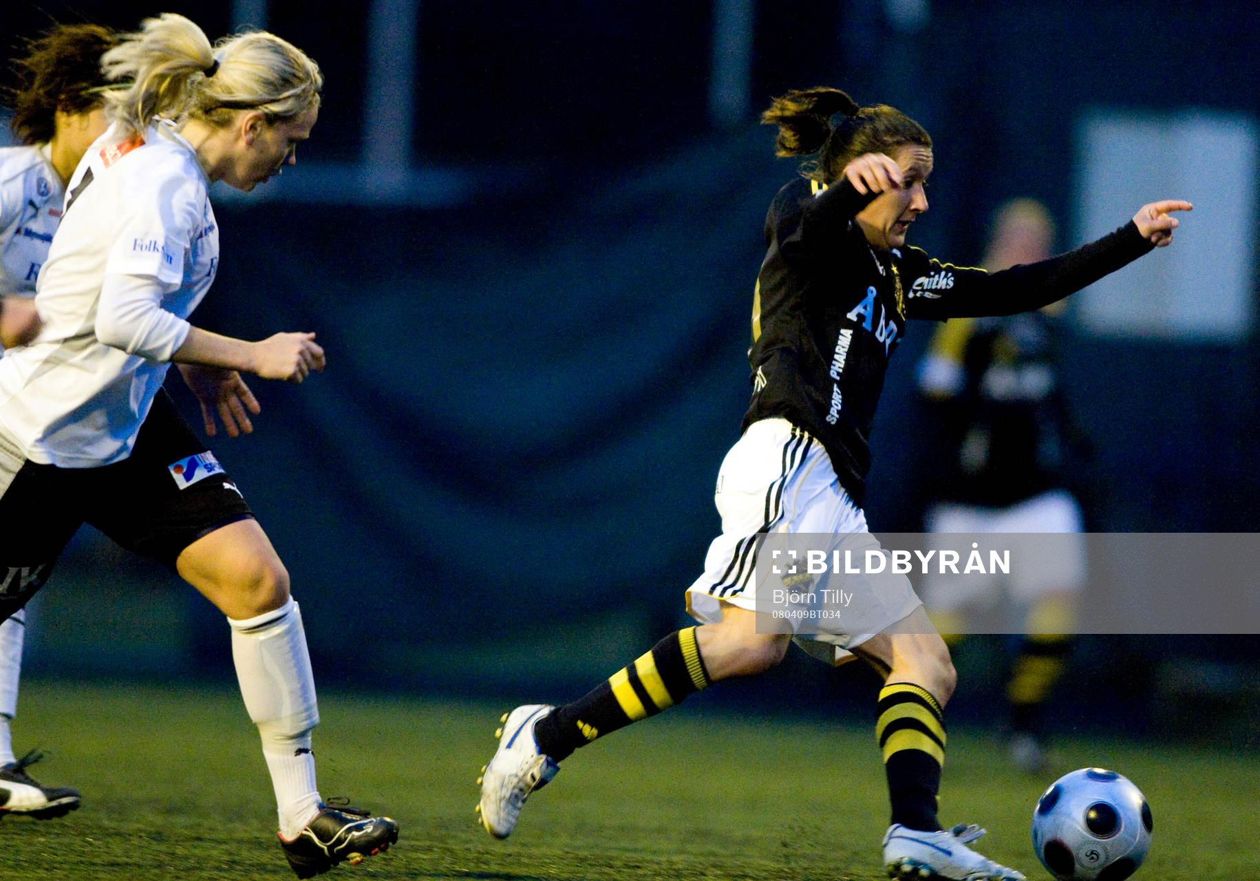 Lisa Dahlqvist, Umeå, och Lisa de Vanna, AIK