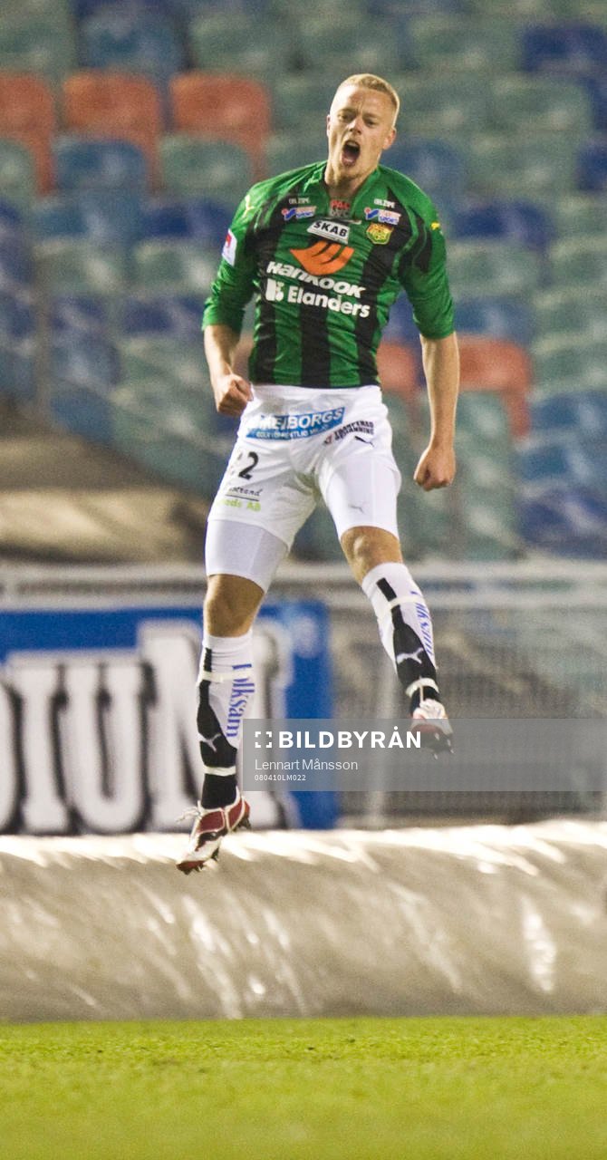 Björn Andersson, GAIS, hoppar högt. Glädje, jubel