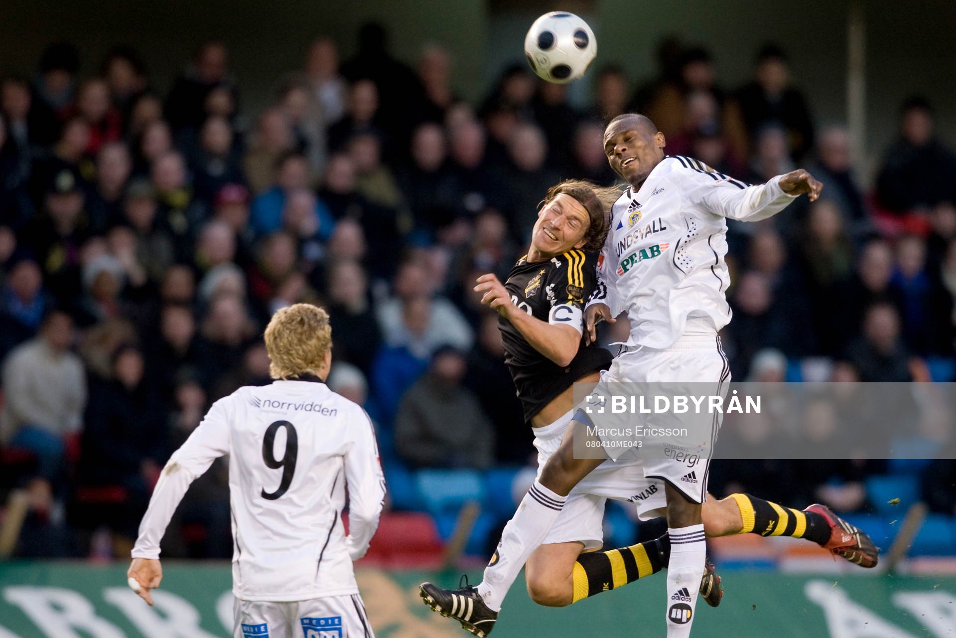 Daniel Tjernström, AIK, och Robert Mambo Mumba, Sundsvall