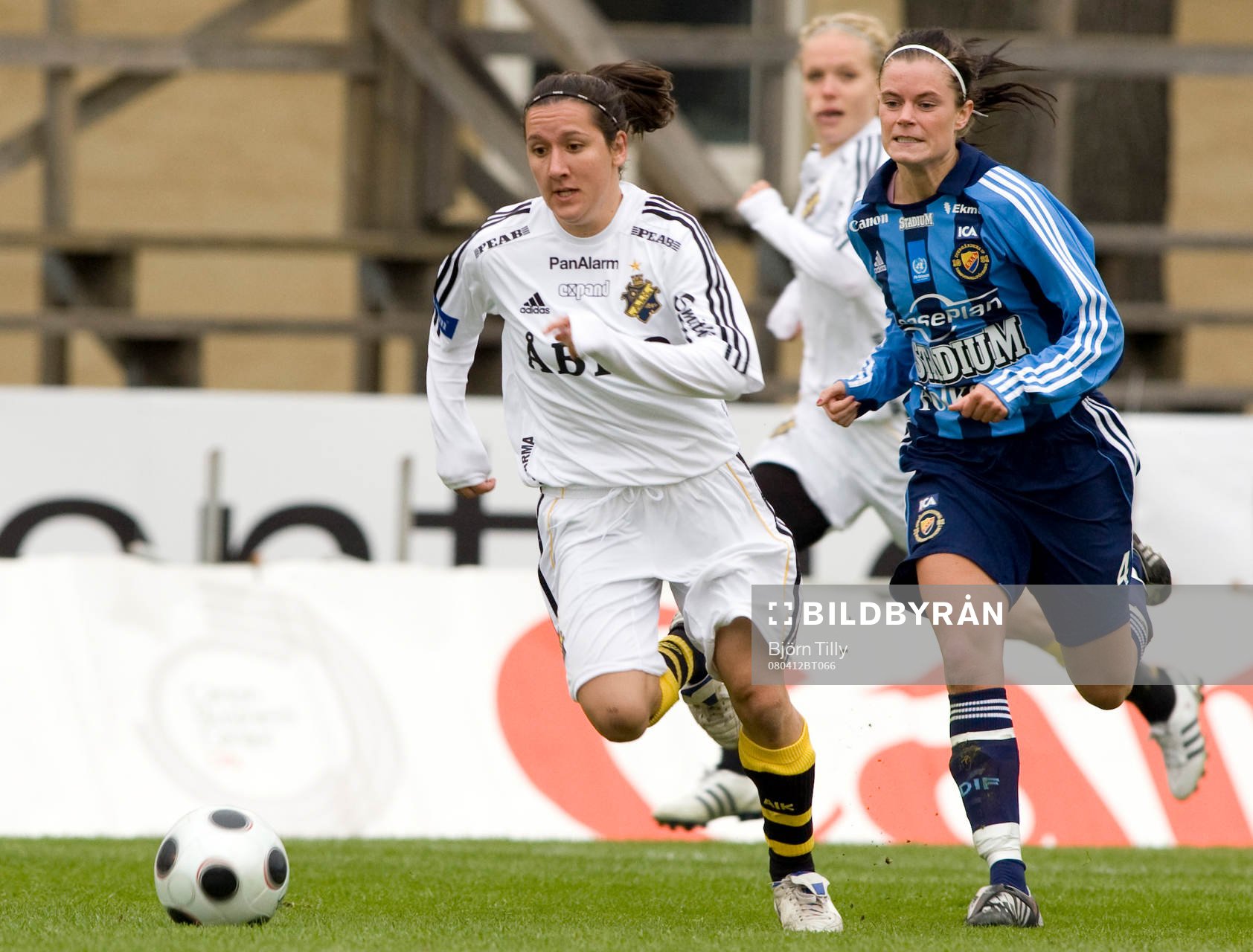   Lisa de Vanna, Elin Ekblom Bak, AIK och Madelene Göras, Djurgården. 