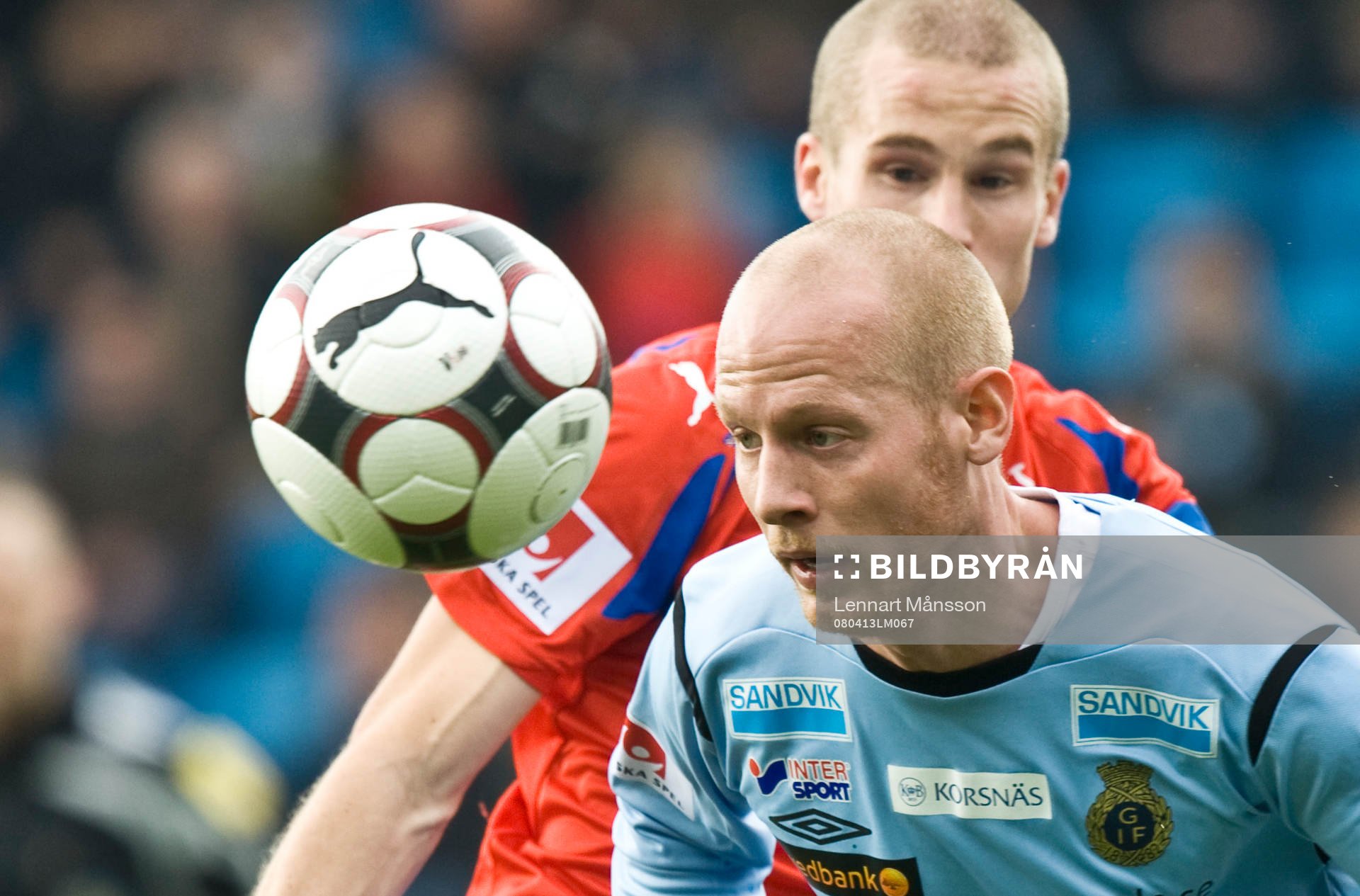 Johan Claesson och Christoffer Andersson i bakgrunden