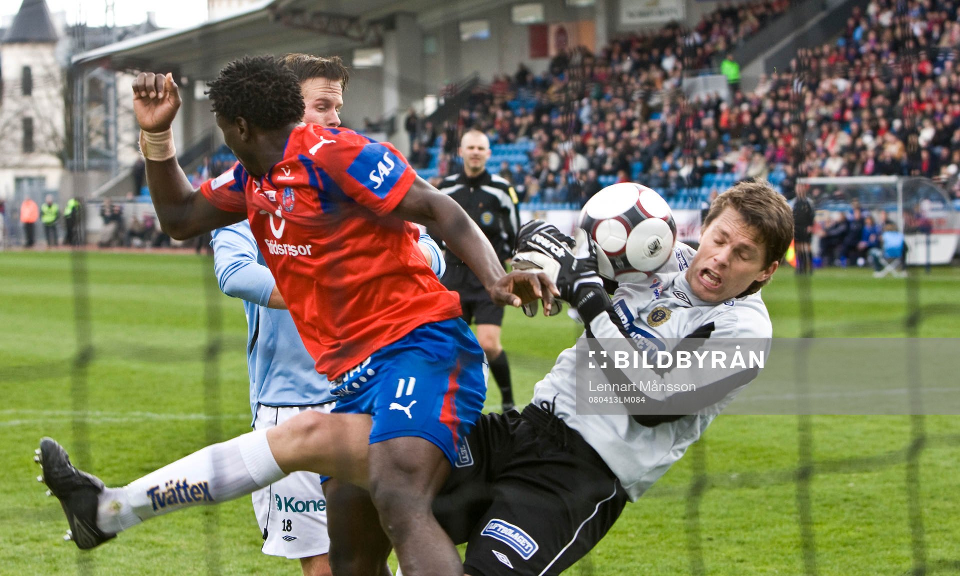 Mattias Hugosson, målvakt och Razak Omotoyossi