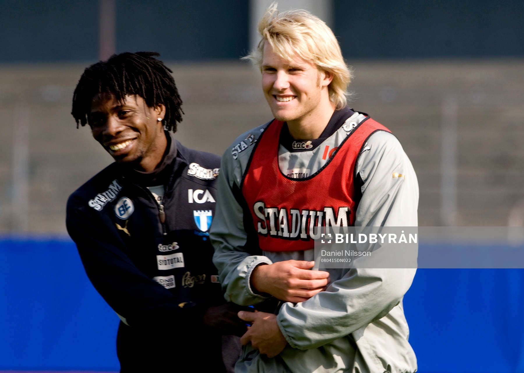 Ola Toivonen och Jimmy Dixon, skojar på träning