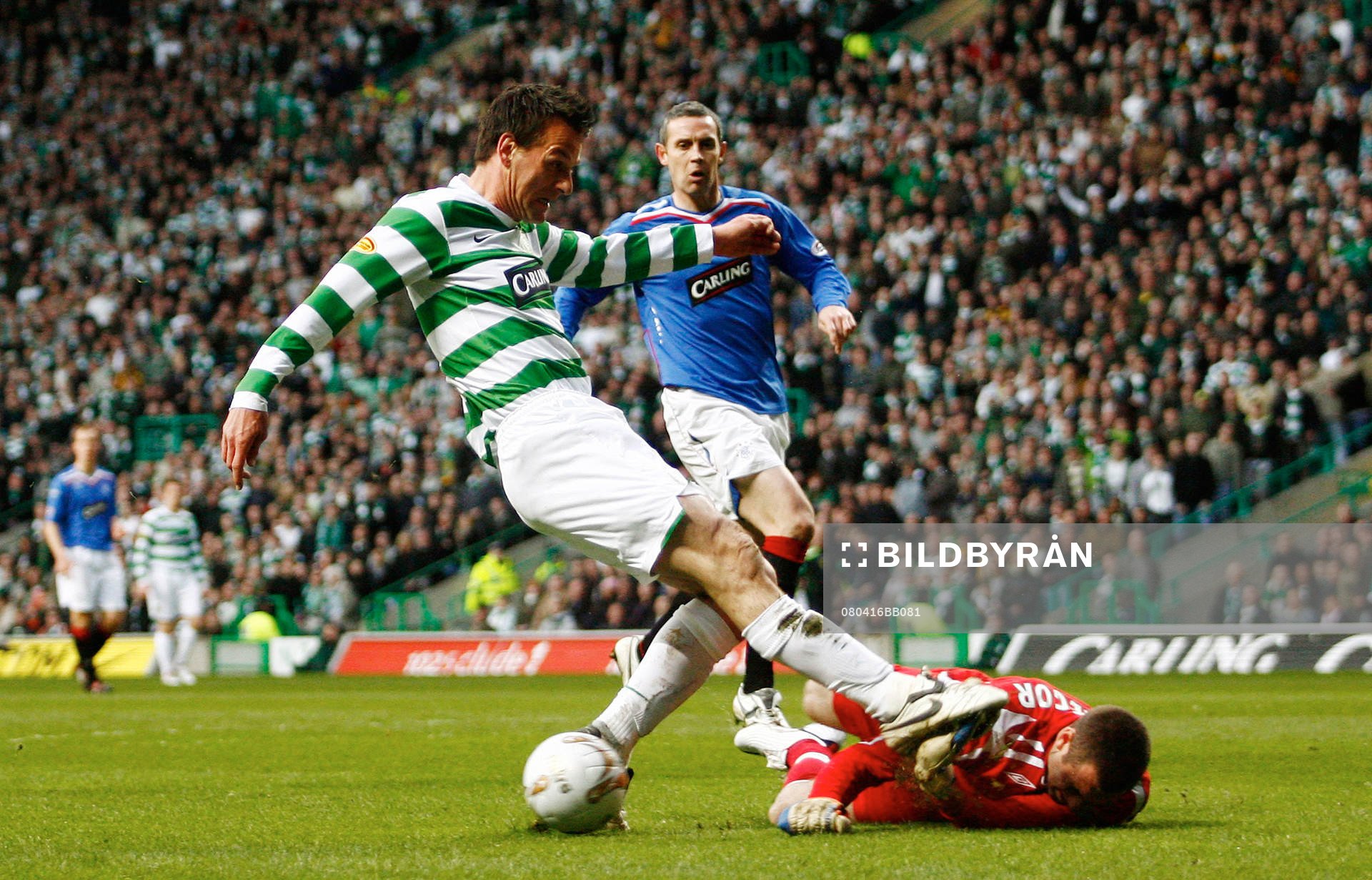  Jan Vennegoor av Hesselink, Celtic och Allan McGregor, Glasgow.