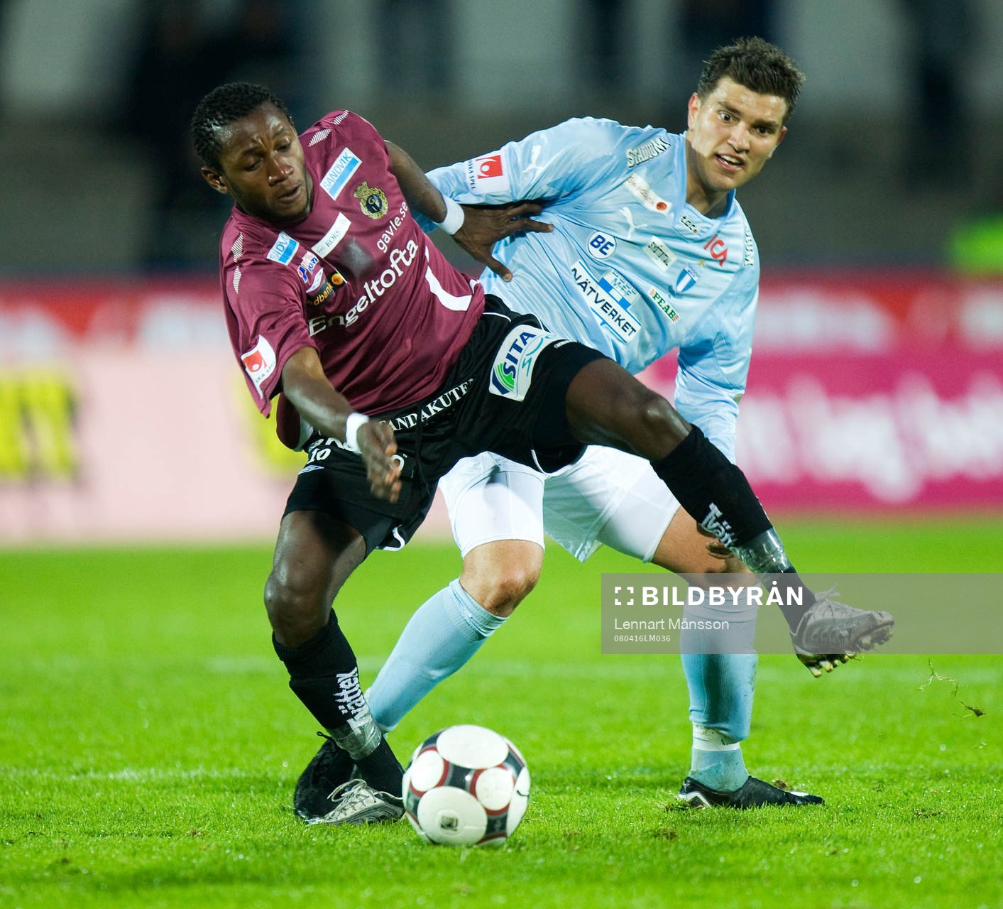 Labinot Harbuzi och Yannick Bapupa