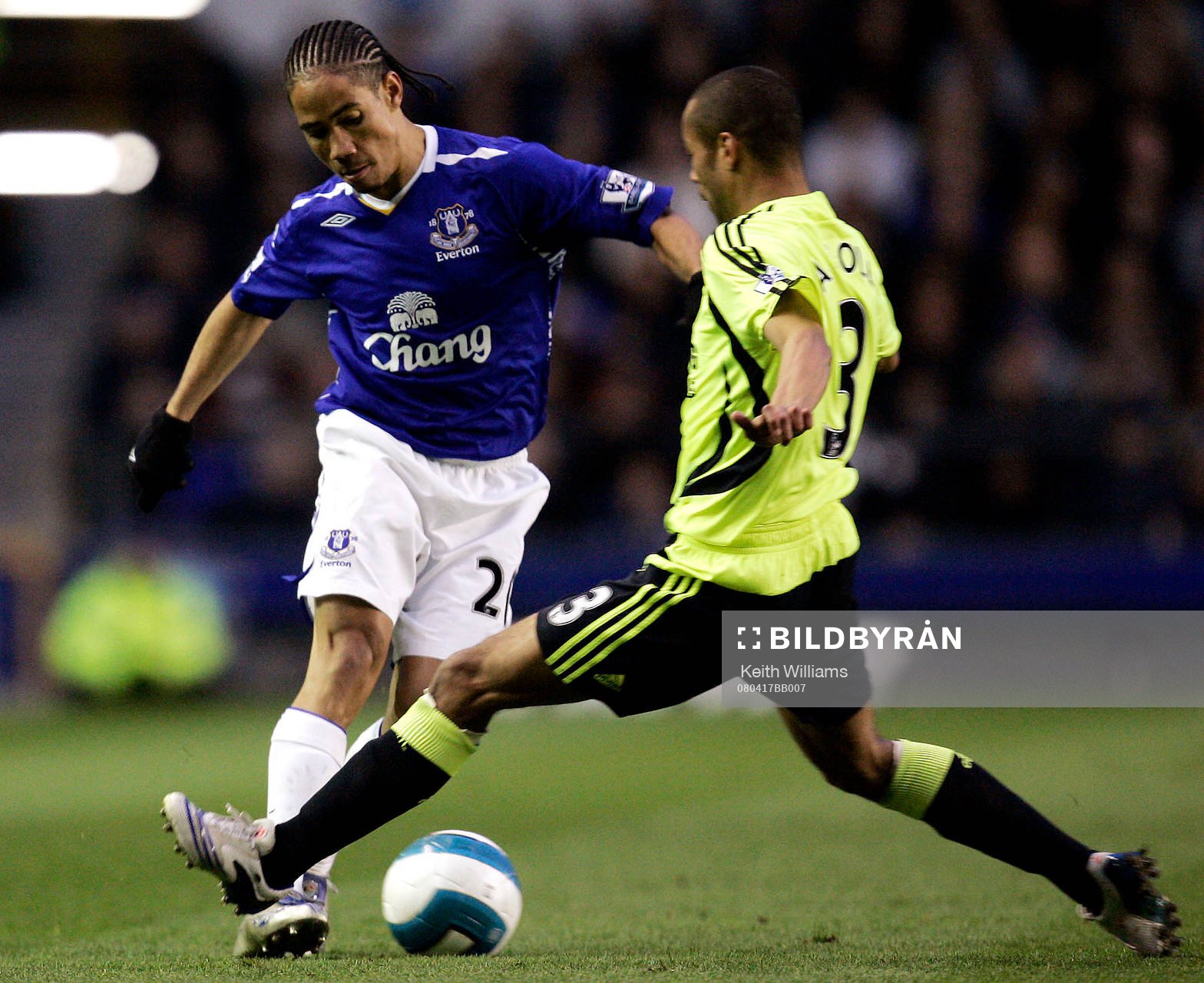 Steven Pienaar, Everton och Ashley Cole, Chelsea