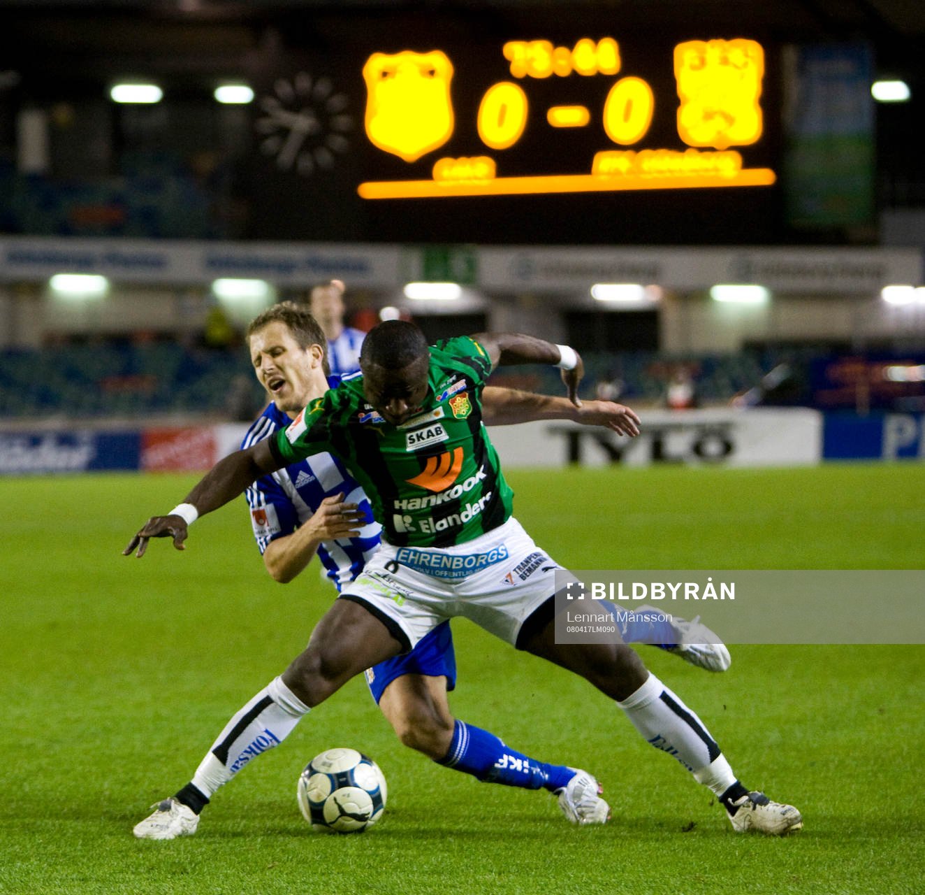 0-0,  Prince Ikpe Ekong trycker ner Tobias Hysén