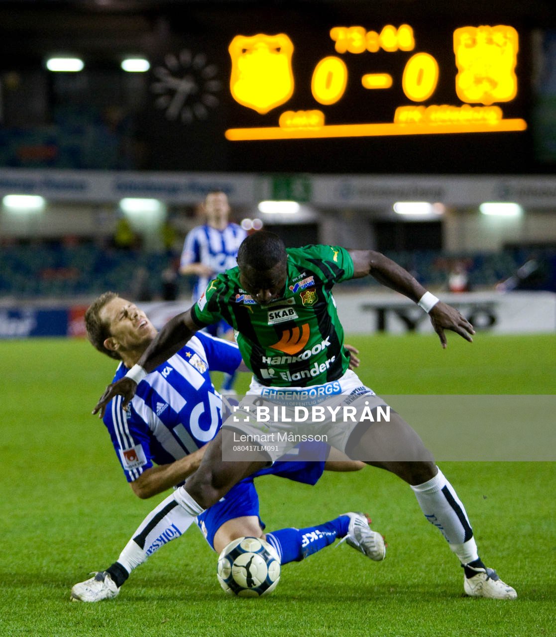0-0,  Prince Ikpe Ekong trycker ner Tobias Hysén