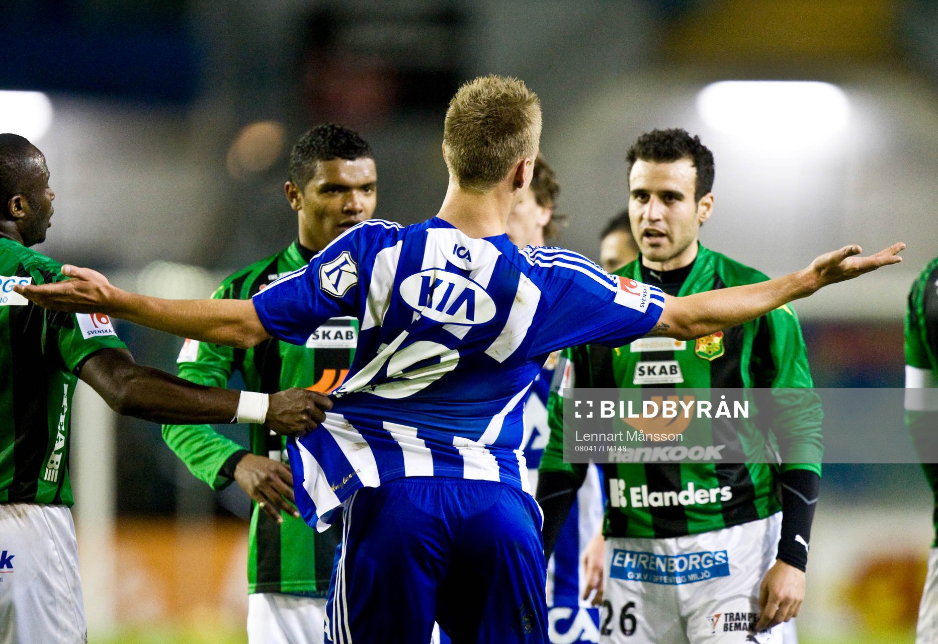 Pontus Wernbloom oförstående och Christos Christofiridis.
