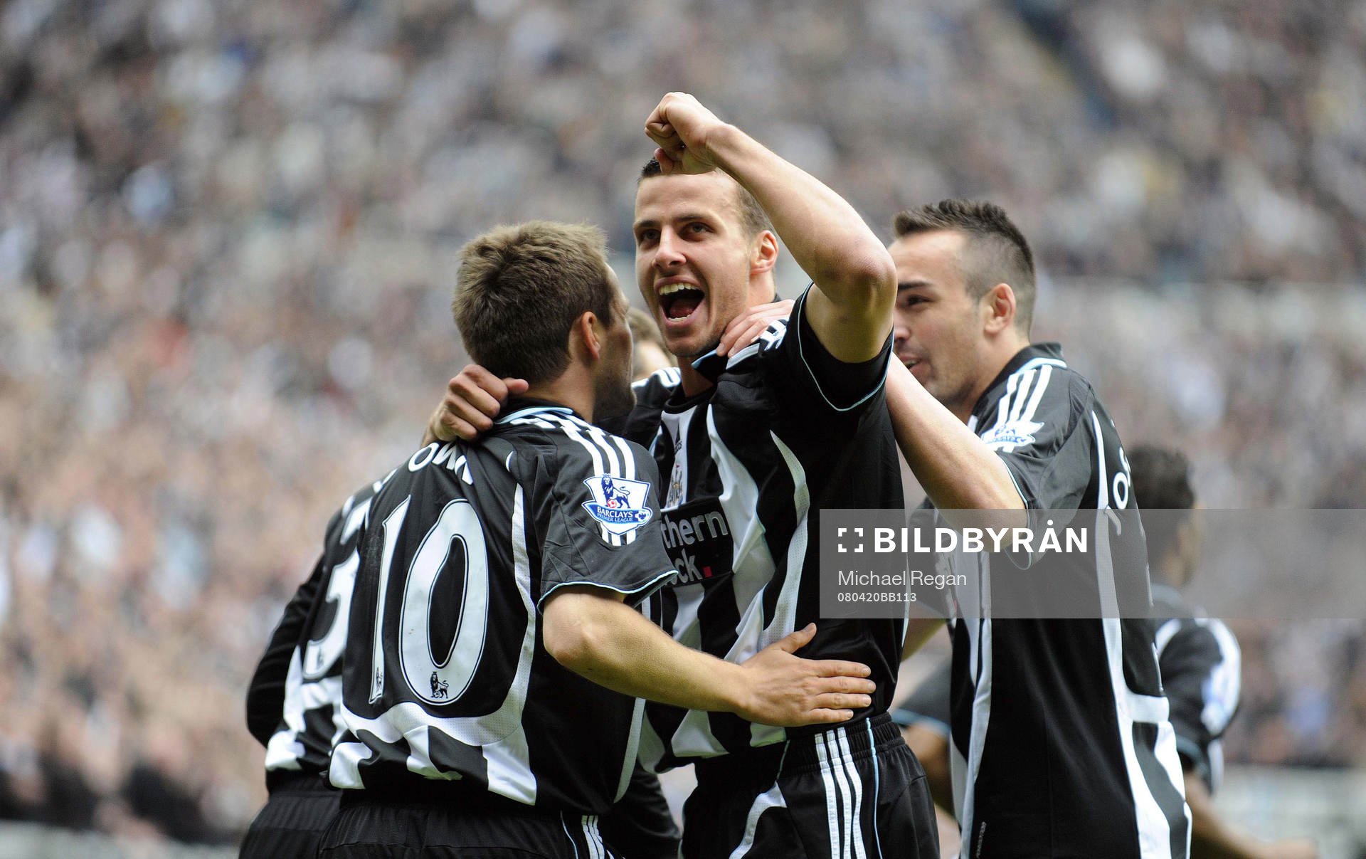 Michael Owen jubel med Steven Taylor, Newcastle