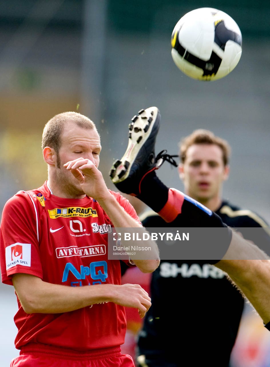 Patrik Svensson,  Limhamn-Bunkeflo skyddar sig från en