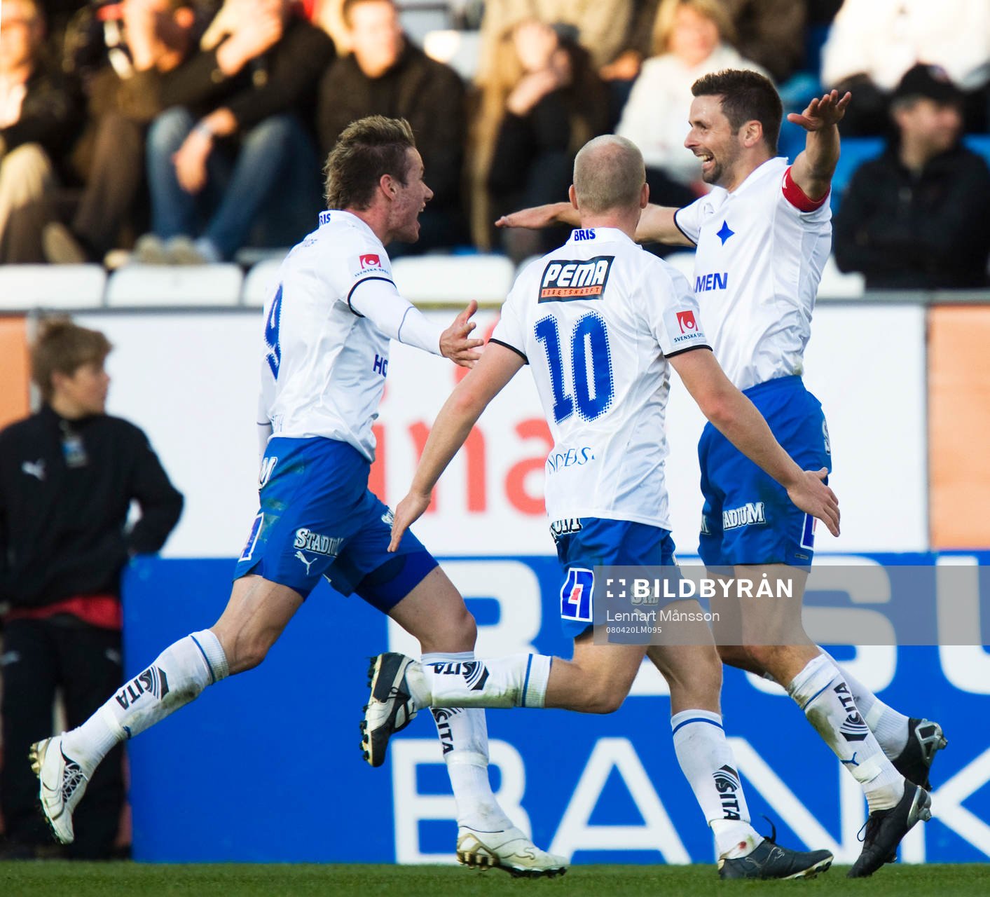 2-2, Kristoffer Arvhage grattas till poängen. Jubel