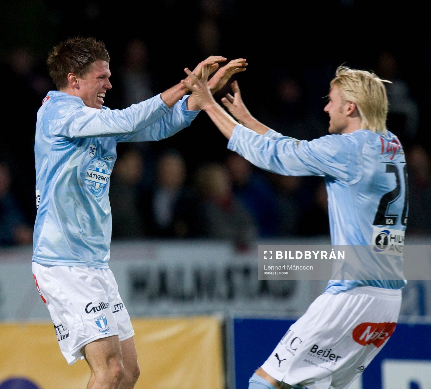1-1, Christian Järdler, som grattas av Ola Toivonen. Jubel