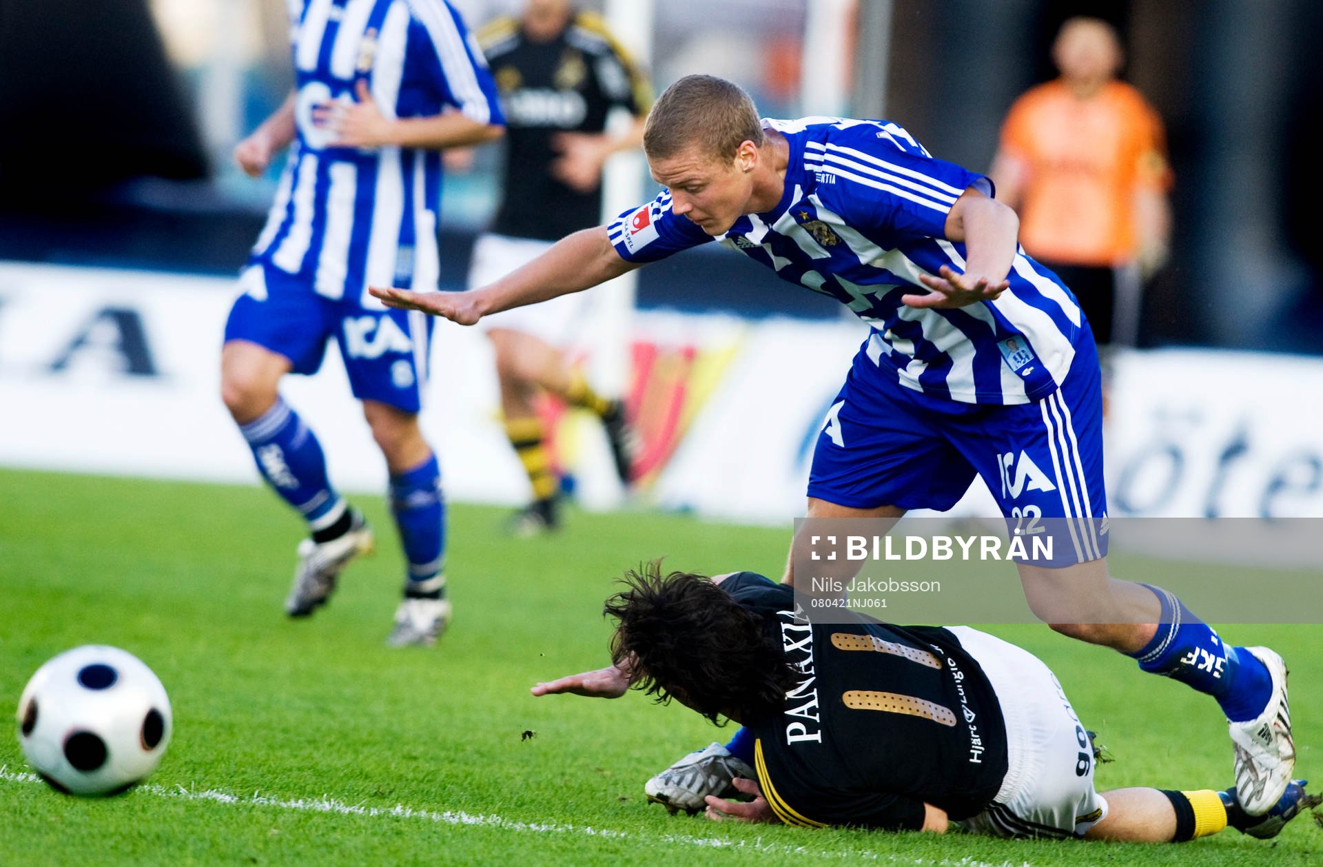 Ragnar Sigurdsson, Göteborg, kör över Lucas Valdemarin,