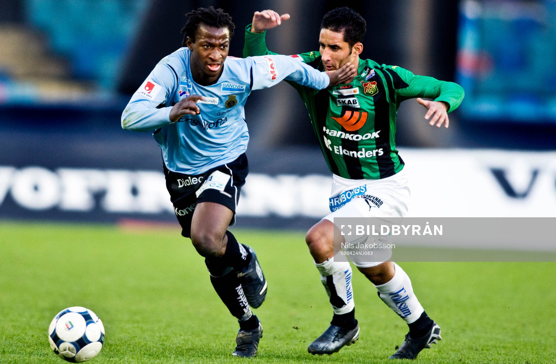 Amadou Jawo, Gefle, ger David Durmaz, GAIS, en klapp på