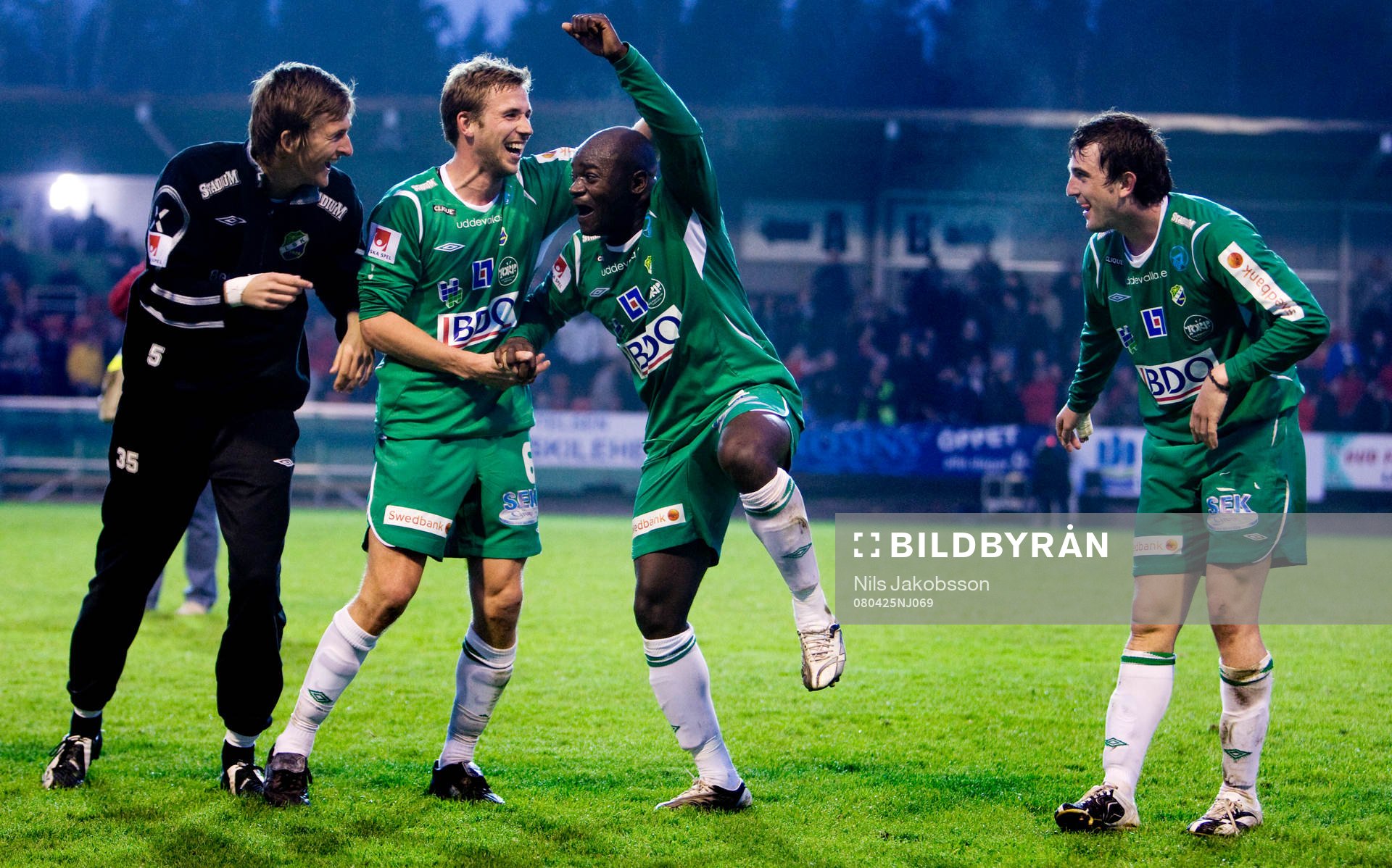  Andreas Samuelsson, Jon Lundblad, Edwin Phiri, Aleksandar Kitic, Ljungskile, jubel, glädje