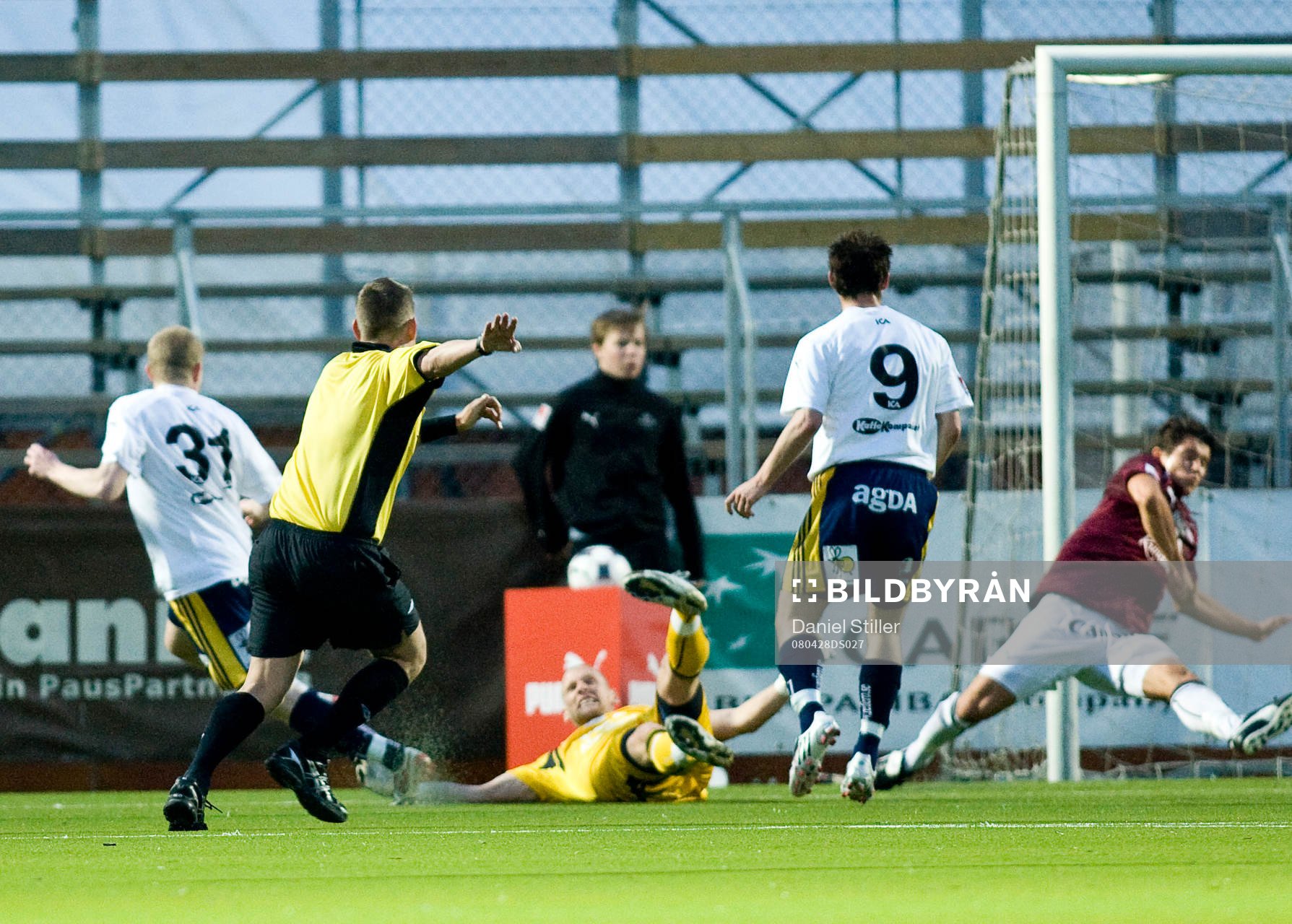 Fotboll, Superettan, Qviding - Ängelholm