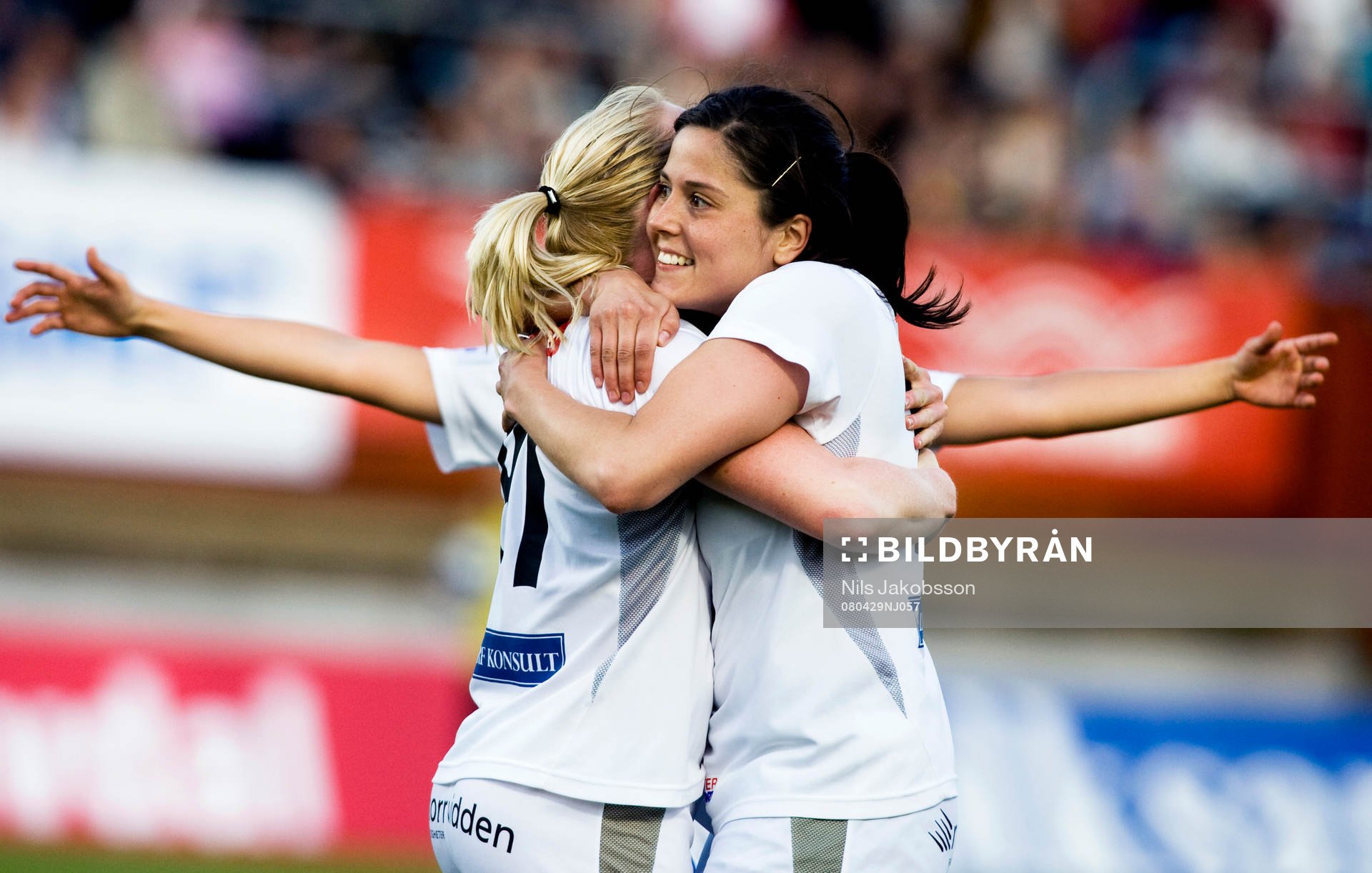  Frida Östberg och Madeleine Edlund, Umeå, jubel, glädje
