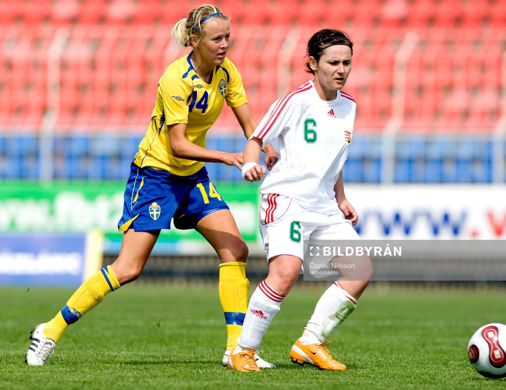 Josefine Öqvist, Sverige och Angela Muczer, Ungern