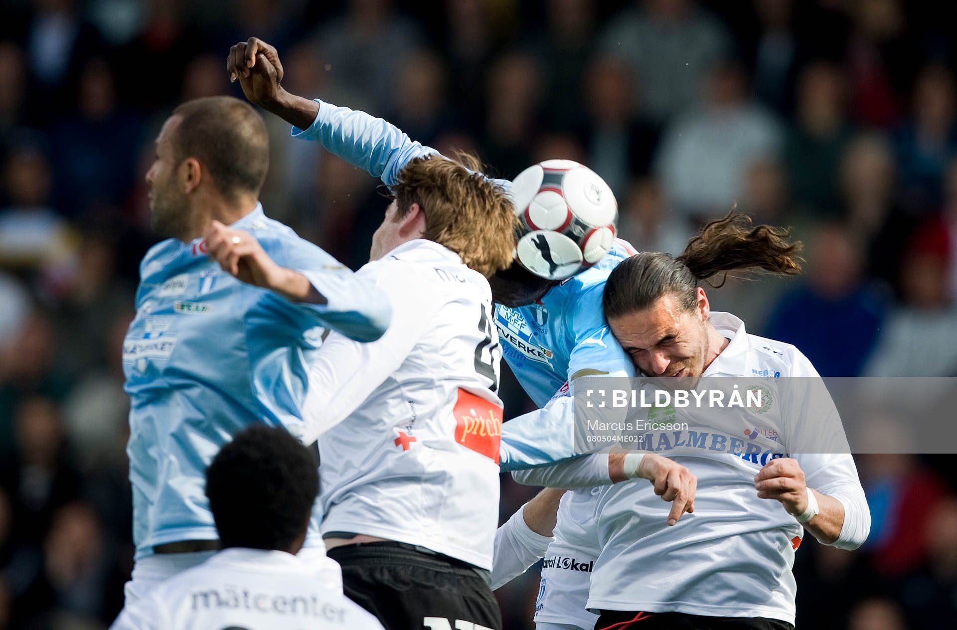 Edward Ofere, Malmö, nickar in 0-1 på hörna