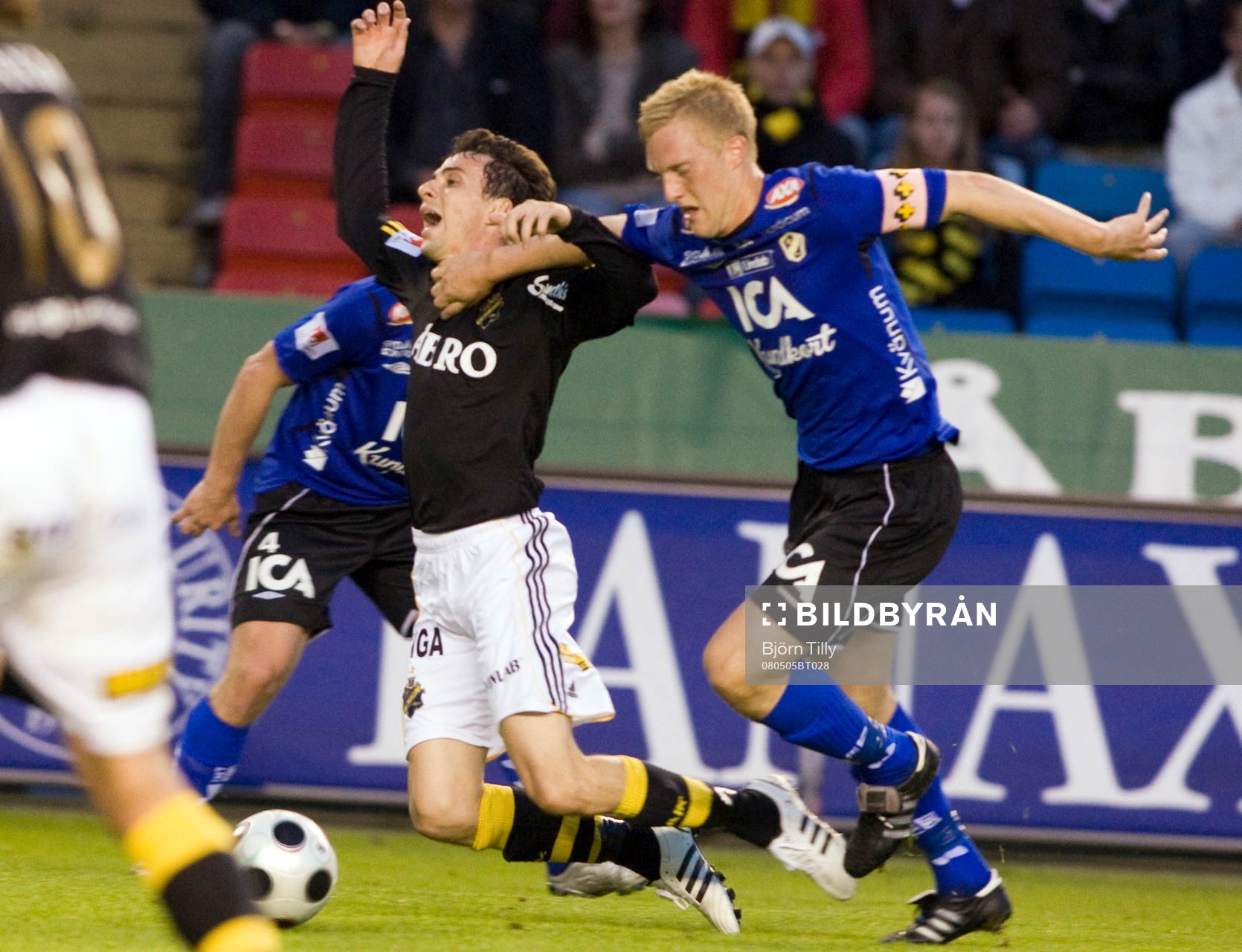 Daniel Mendes, AIK och Peter Larsson, Halmstad