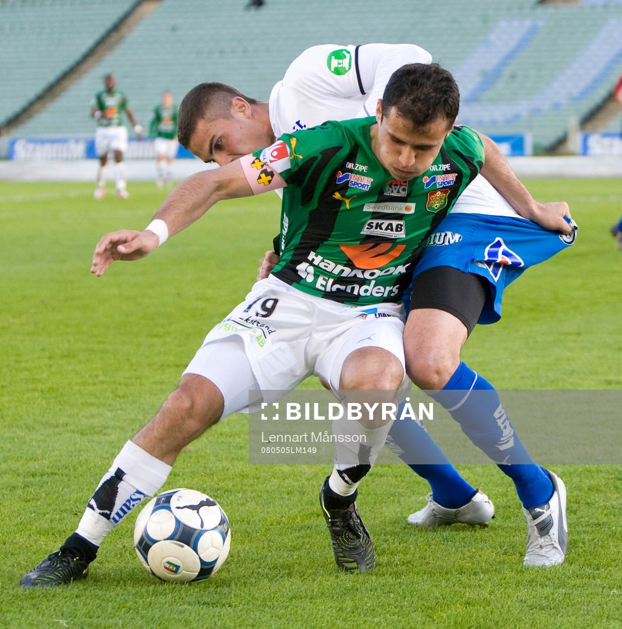 Levon Pachajyan drar byxorna av Felix Magro