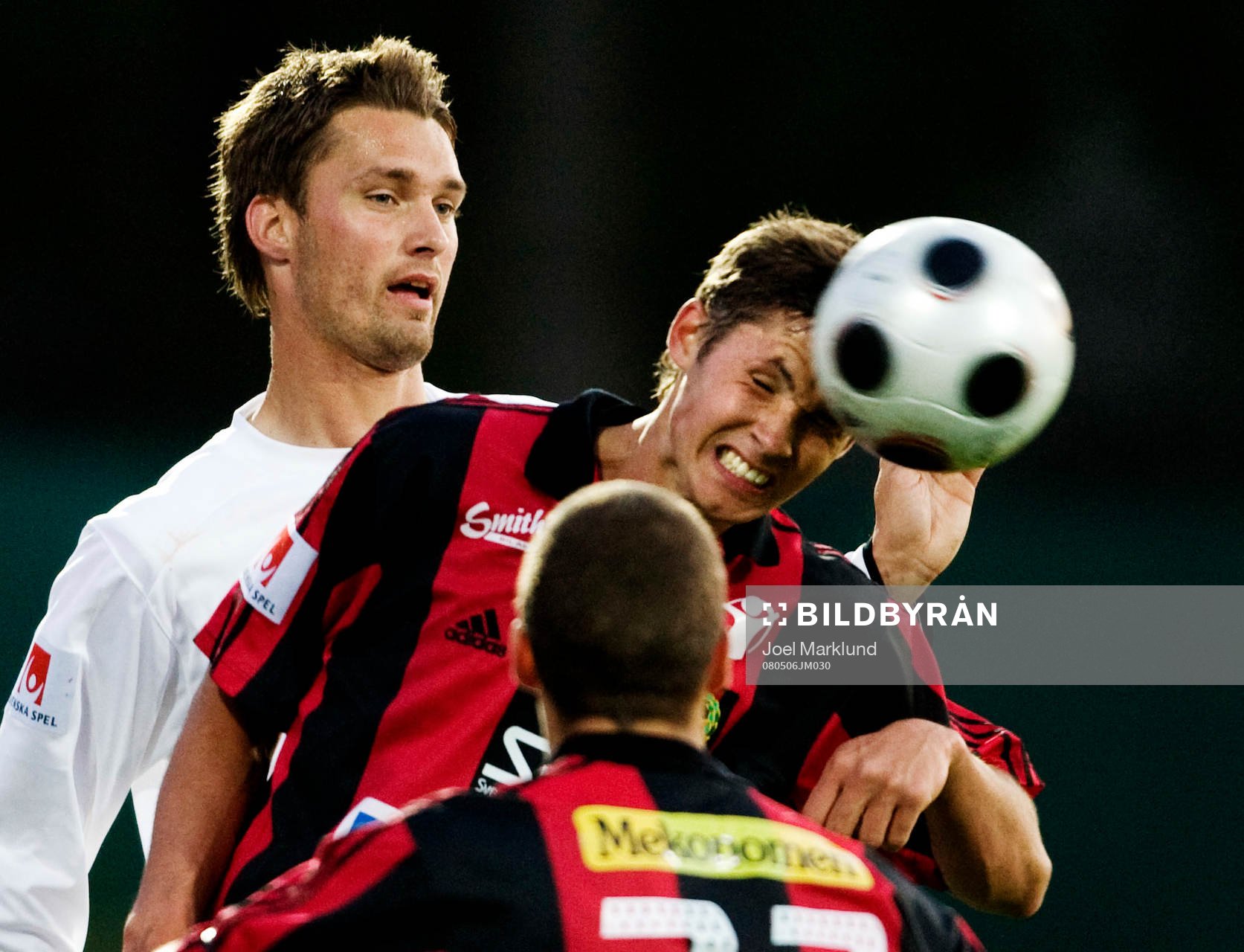 Peter Nyström, Häcken, kan bara se på när Philip