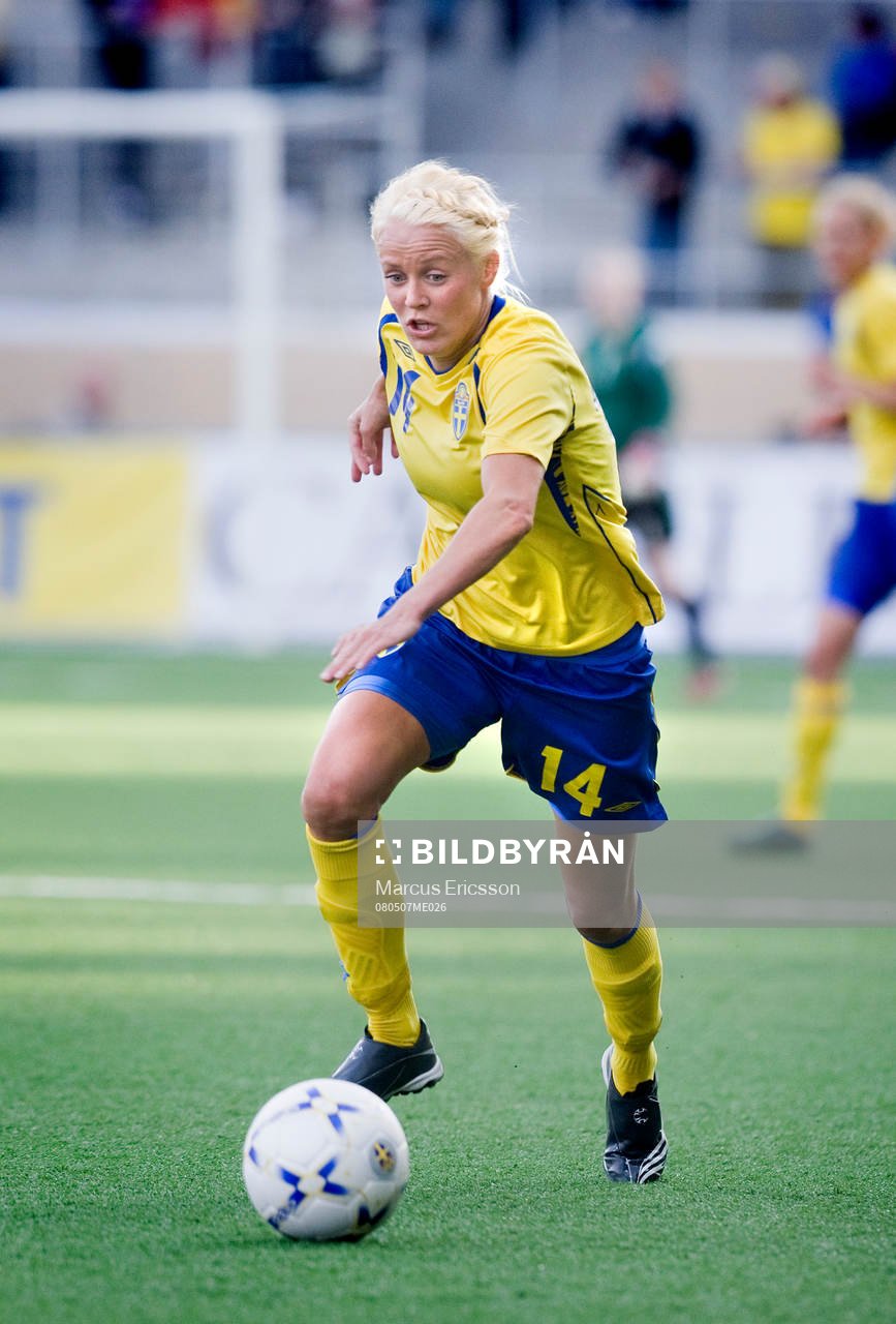 Josefine Öqvist, Sverige